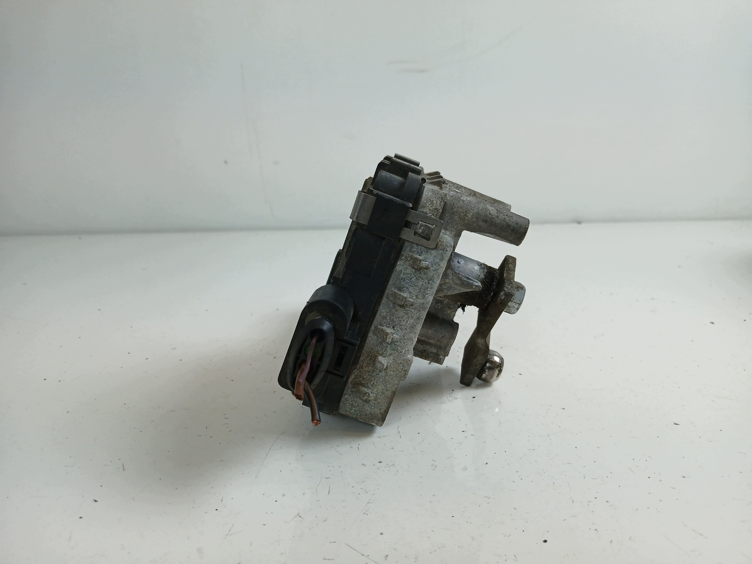 Audi A3 8P framrutetorkarmekanism OEM 8P1955119A image 5