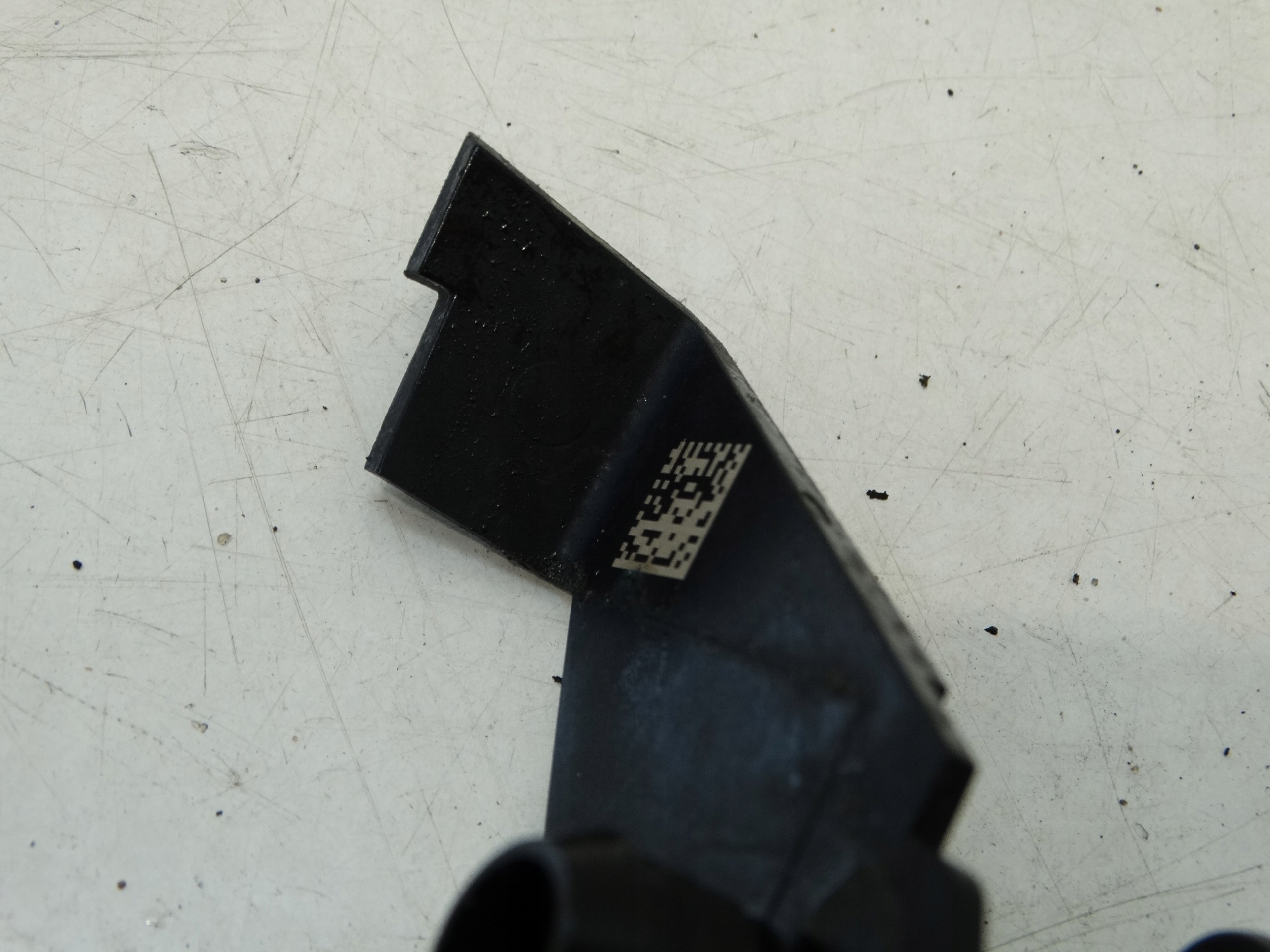 Válvula de vácuo Peugeot OEM 9677783780 - Usado image 3