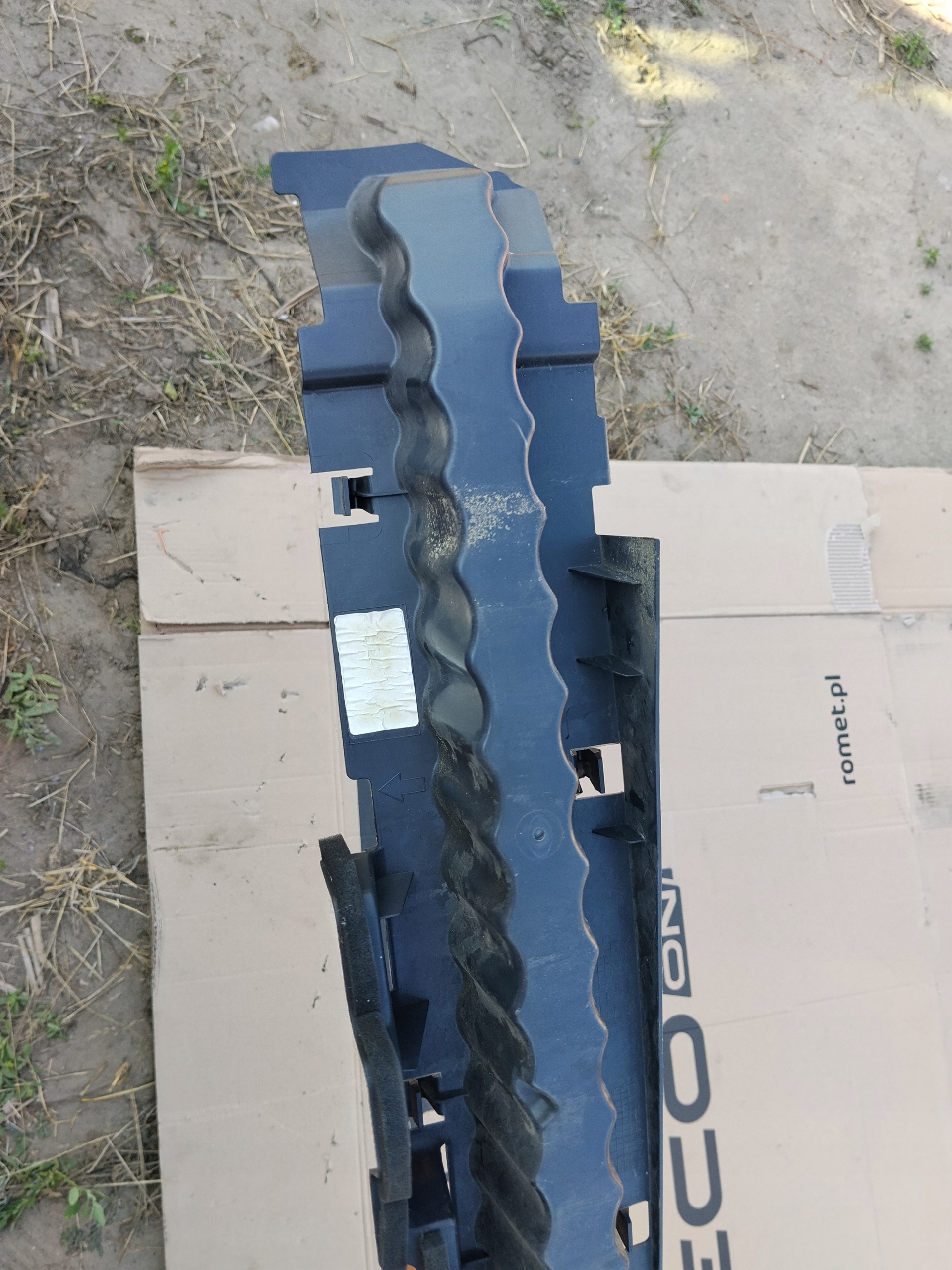 Nissan OE 620906UA5A Puskurin absorboija - Käytetty