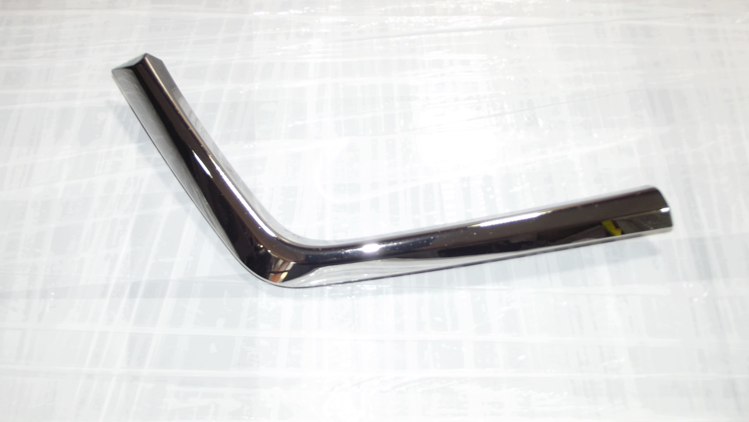 Mitsubishi ASX 2017 Moldura Cromada Parachoques OEM 6407A171 image 2