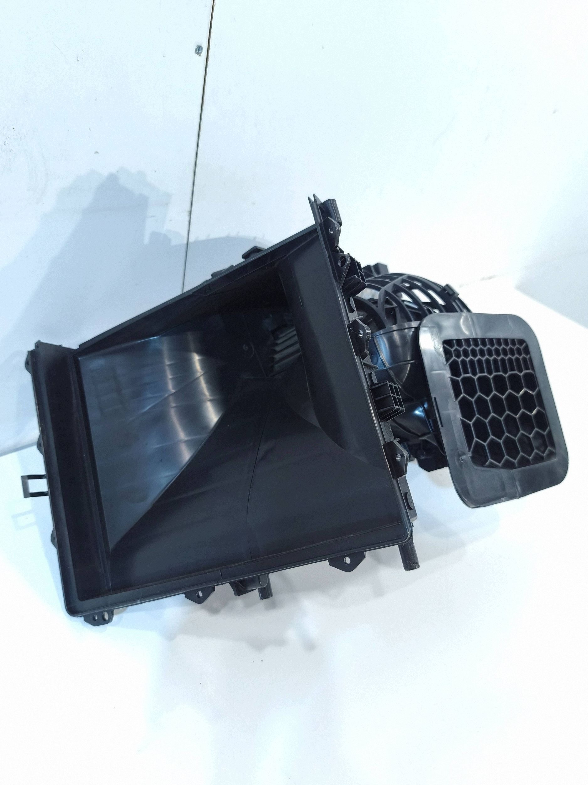 Lämmityspuhaltimen rele OEM 5Q0907521F Skoda Karoq