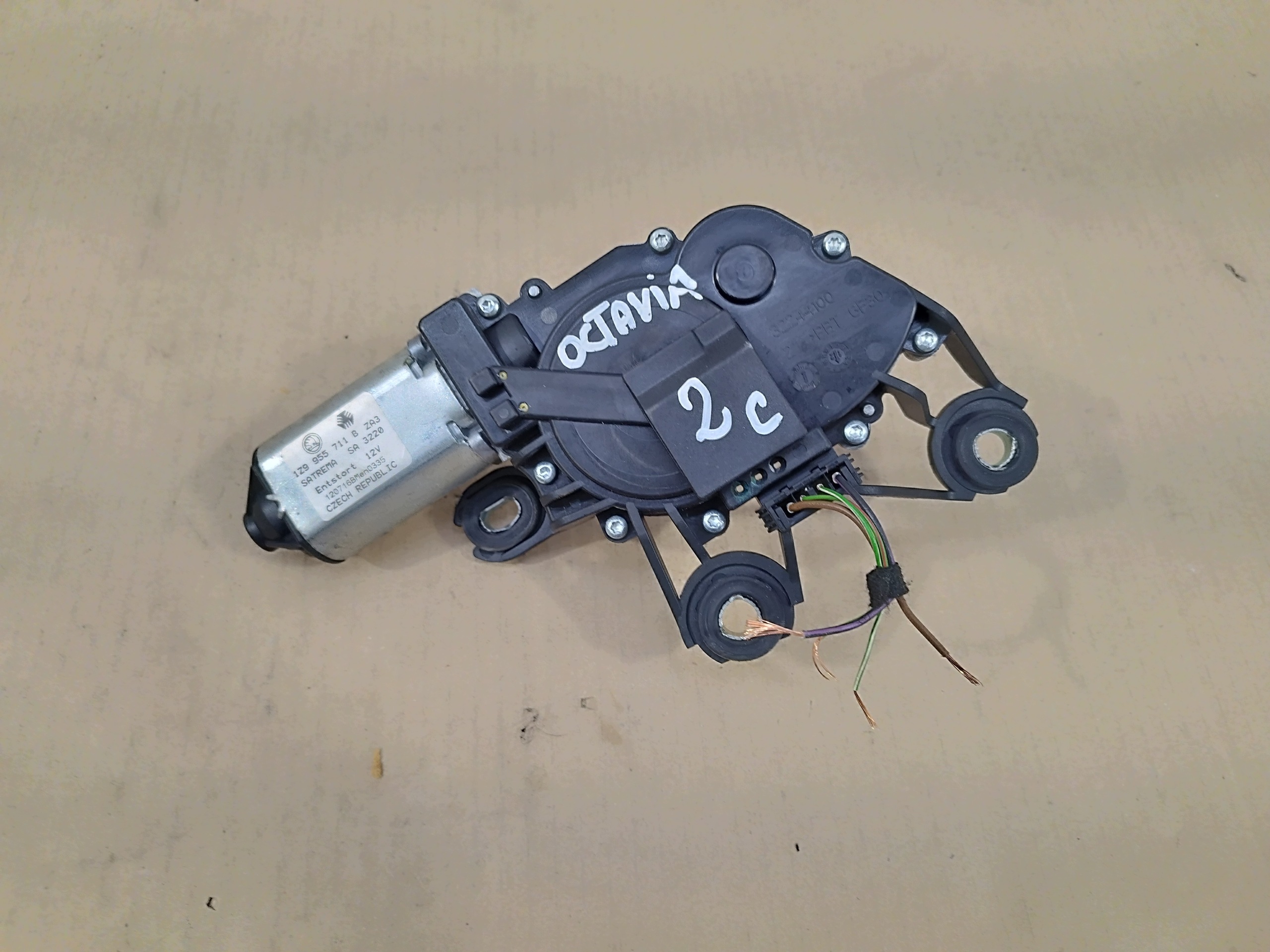 Scheibenwischermotor Skoda OE OEM 1Z9955711B - Gebraucht image 2