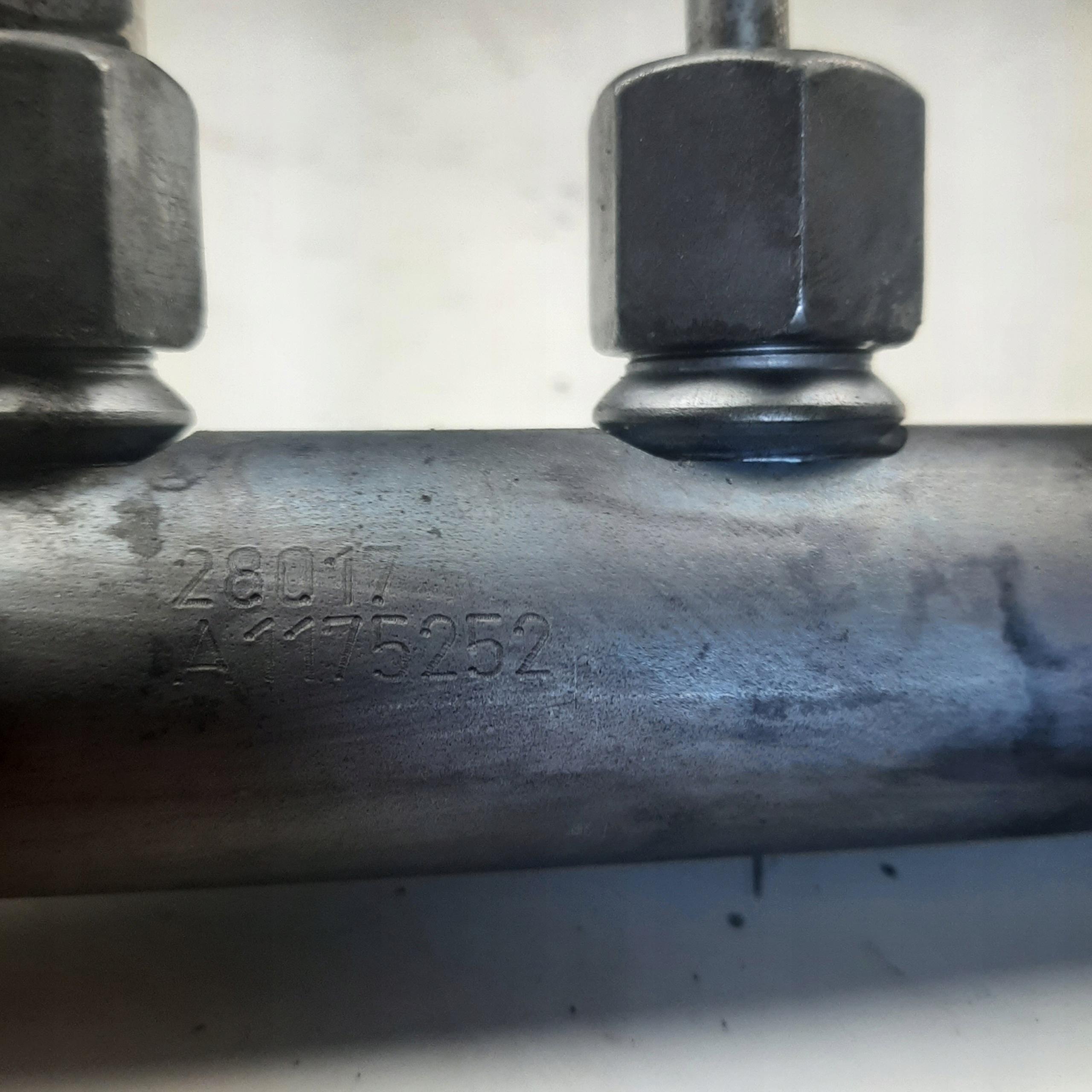 Rail d'injection Renault OE 175214823R d'occasion image 7