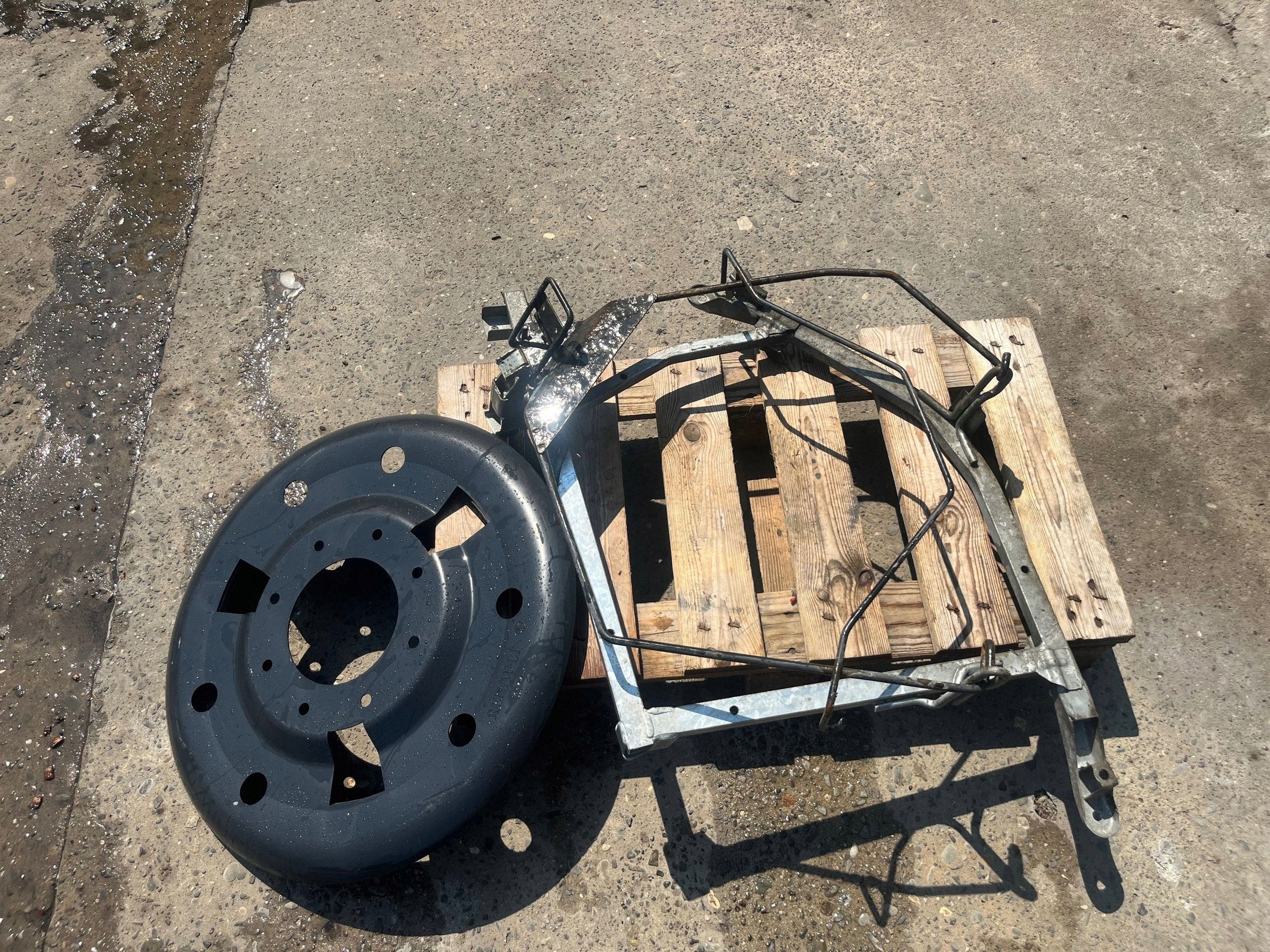 Support Roue de Secours OEM 849A75735R Renault Scenic image 4