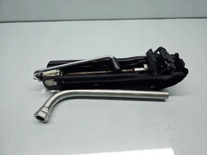 VW Passat B7 tunkkikorjaussarja OEM 3AA011031B