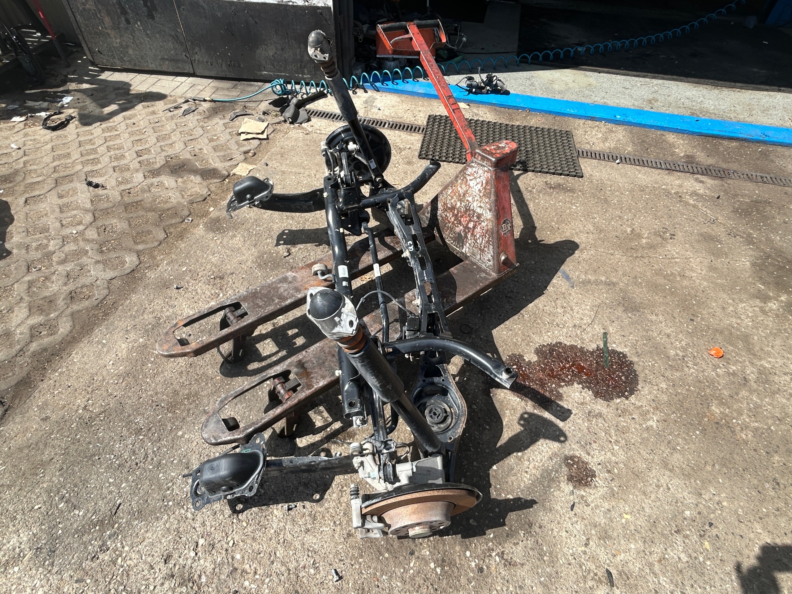 Audi Q3 8U Hinterachsschwinge OEM 5N0505315S image 6