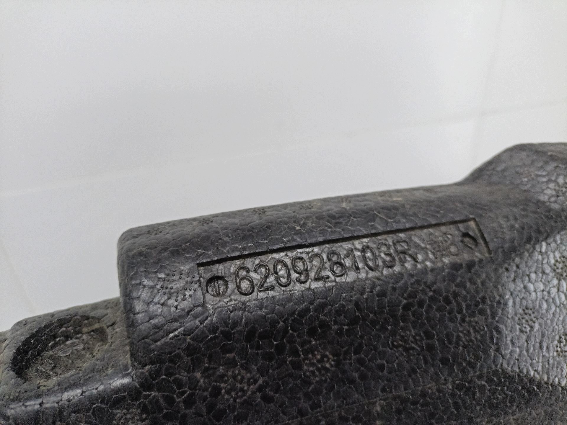 Renault Kadjar Frontstoßstangenabsorber OEM 620928103R image 6