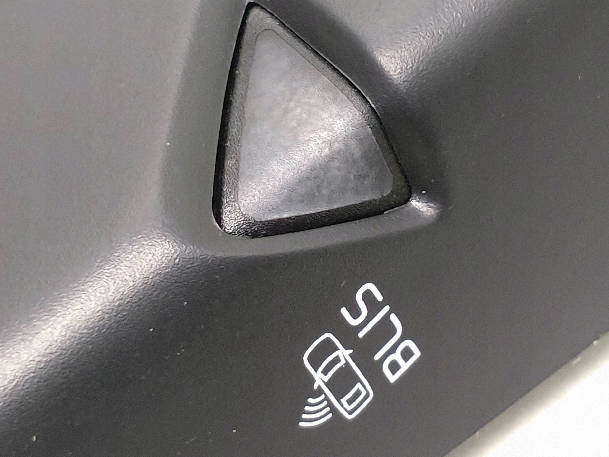 OEM 1287711 Mirror Cover Left Front Volvo V40 II