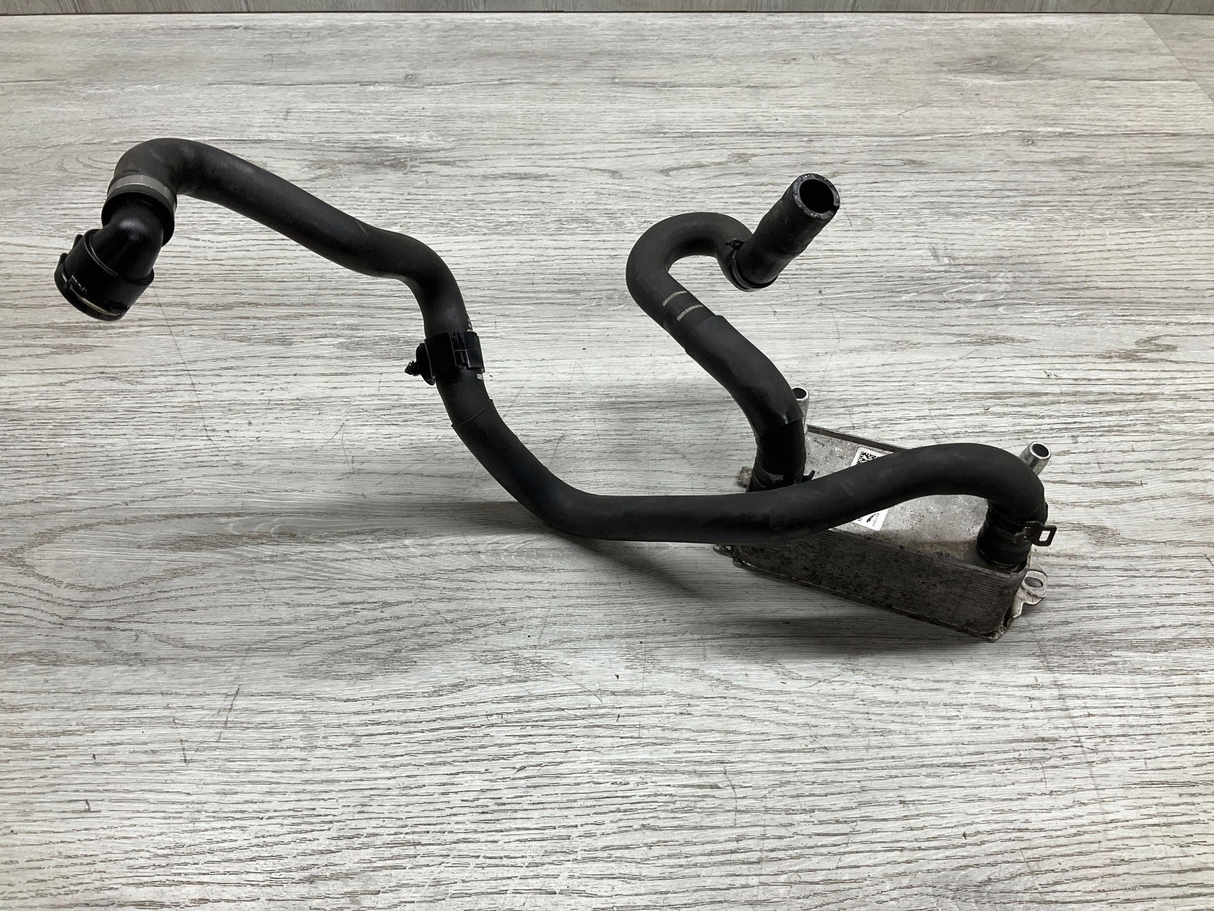 Arrefecedor óleo caixa Jaguar XE 2017 OEM X6003001 image 2