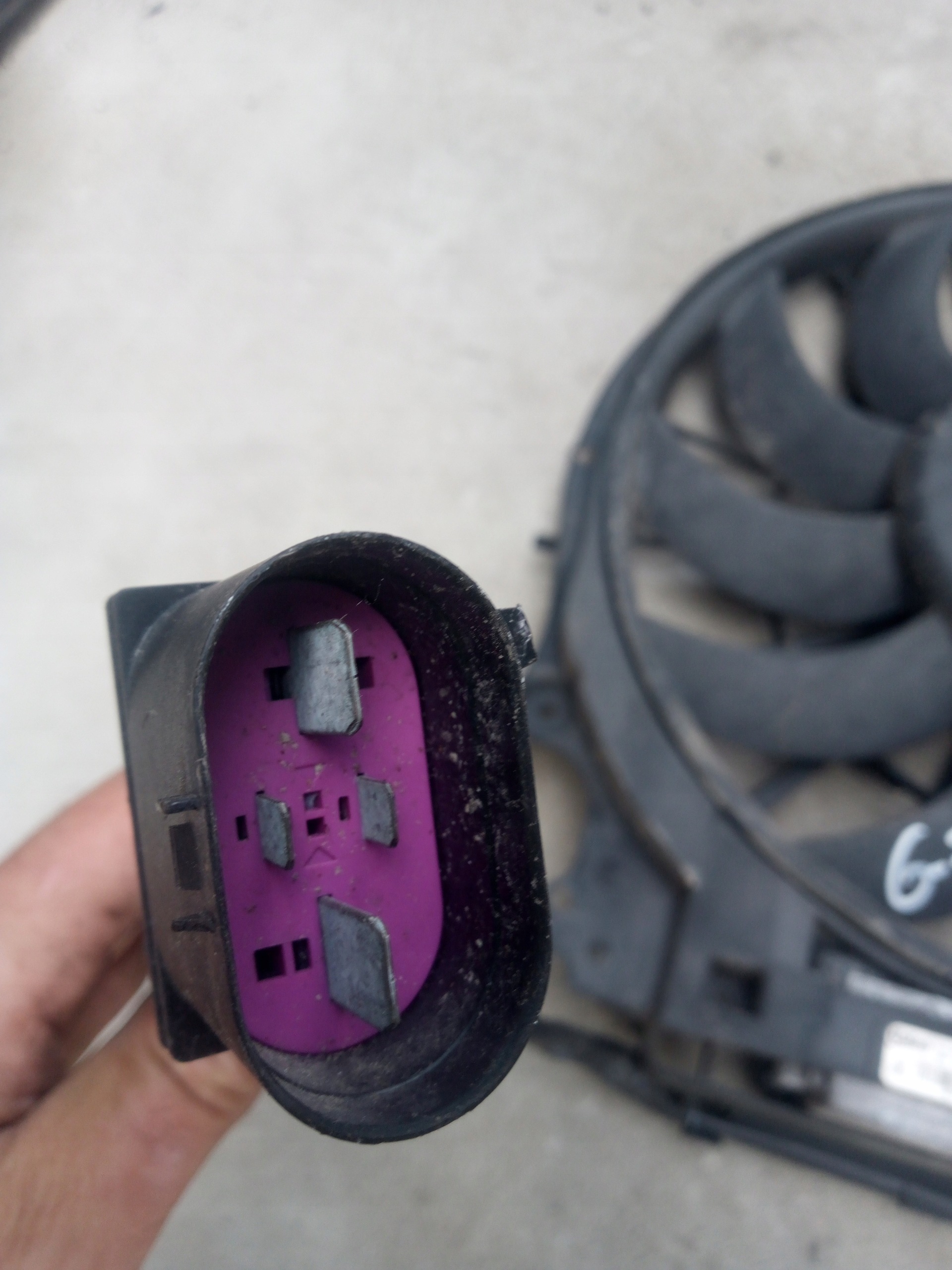 Kühlerlüfter Audi A4 B7 2.0TFSI OEM 8E0121205AB
