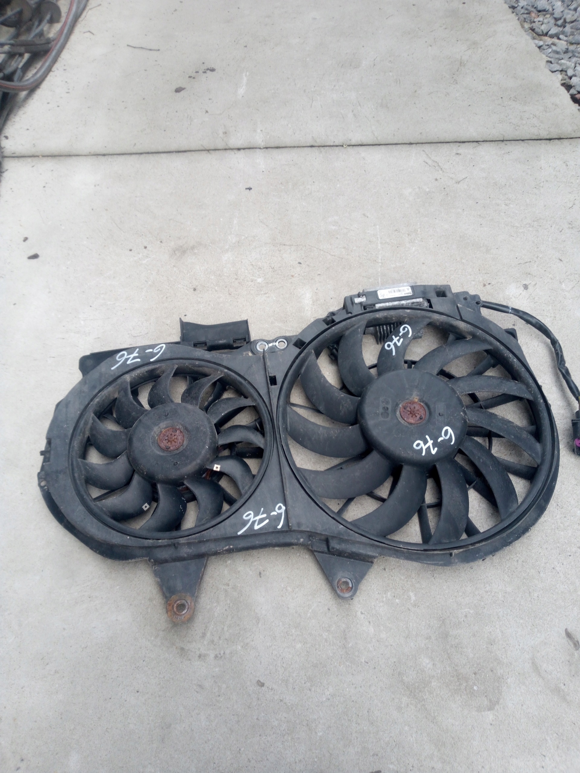 Kylarfläkt Audi A4 B7 2.0TFSI OEM 8E0121205AB image 4