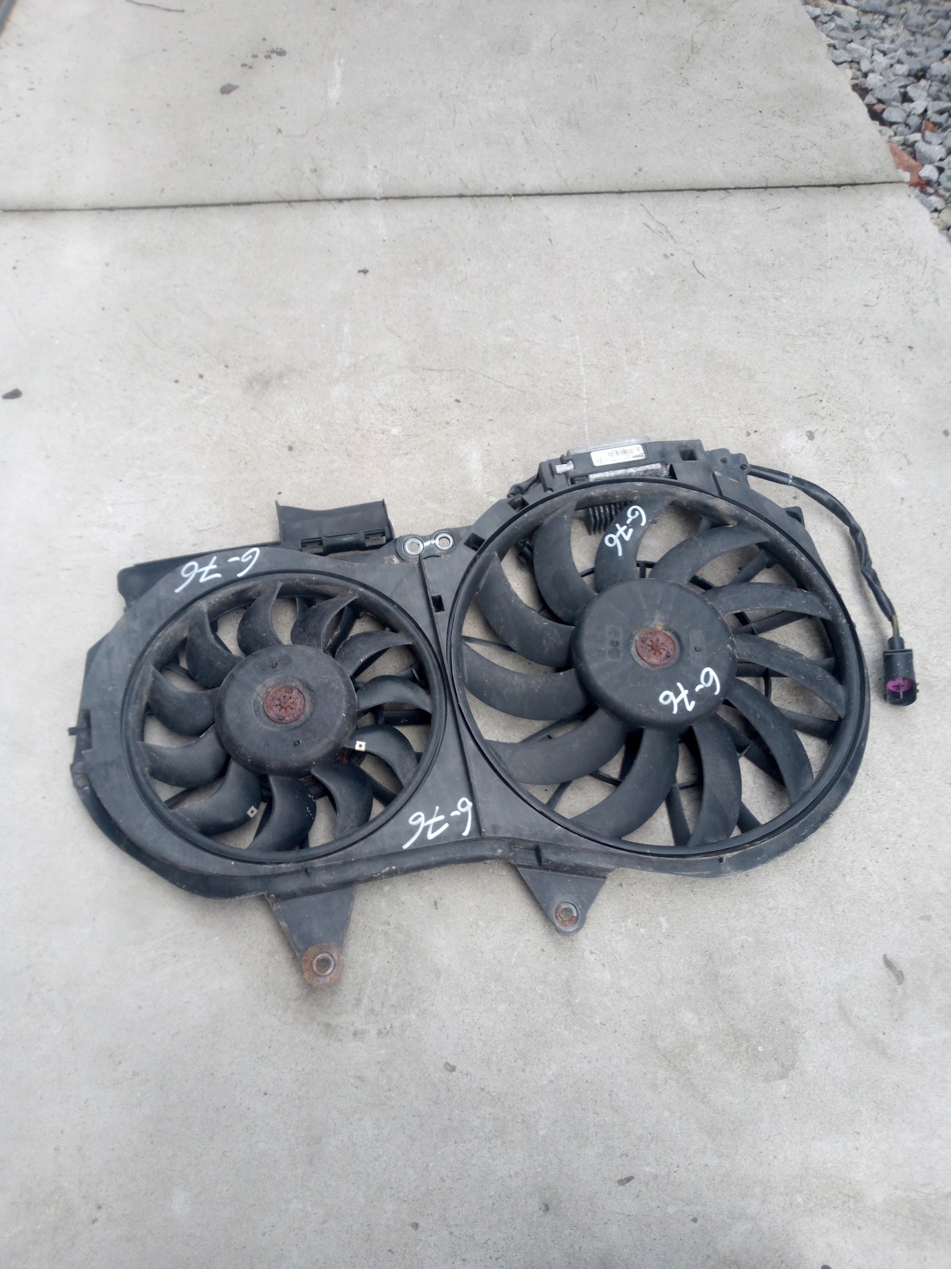 Kylarfläkt Audi A4 B7 2.0TFSI OEM 8E0121205AB image 5