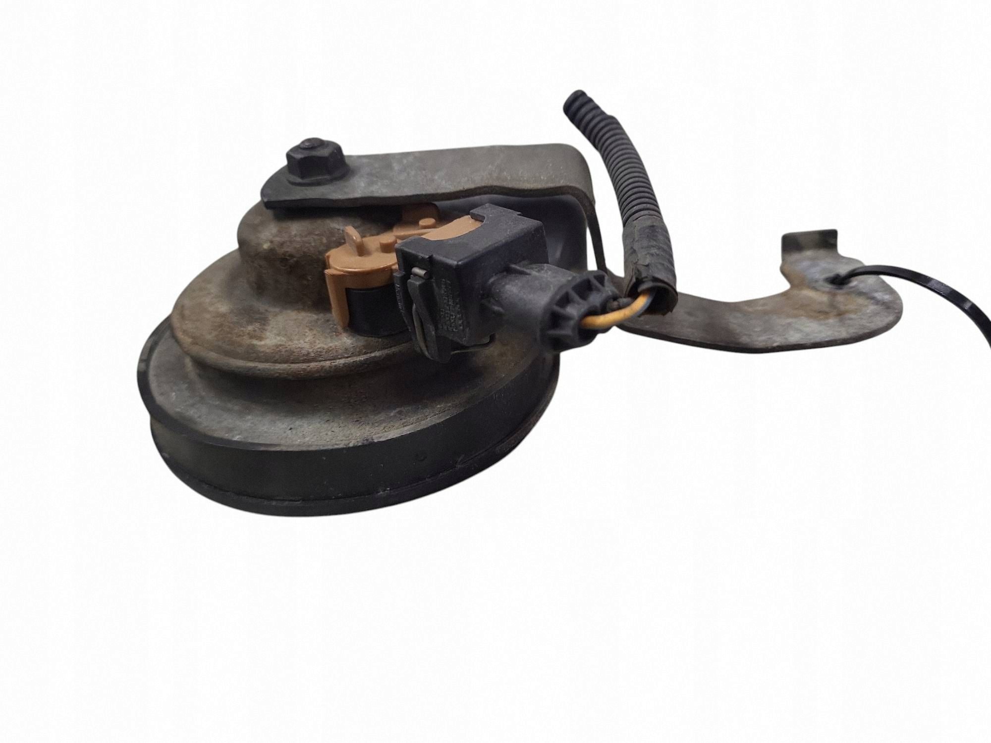 Bocina usada OEM CH2138 para Volvo S60 I 2.4L Diésel image 3