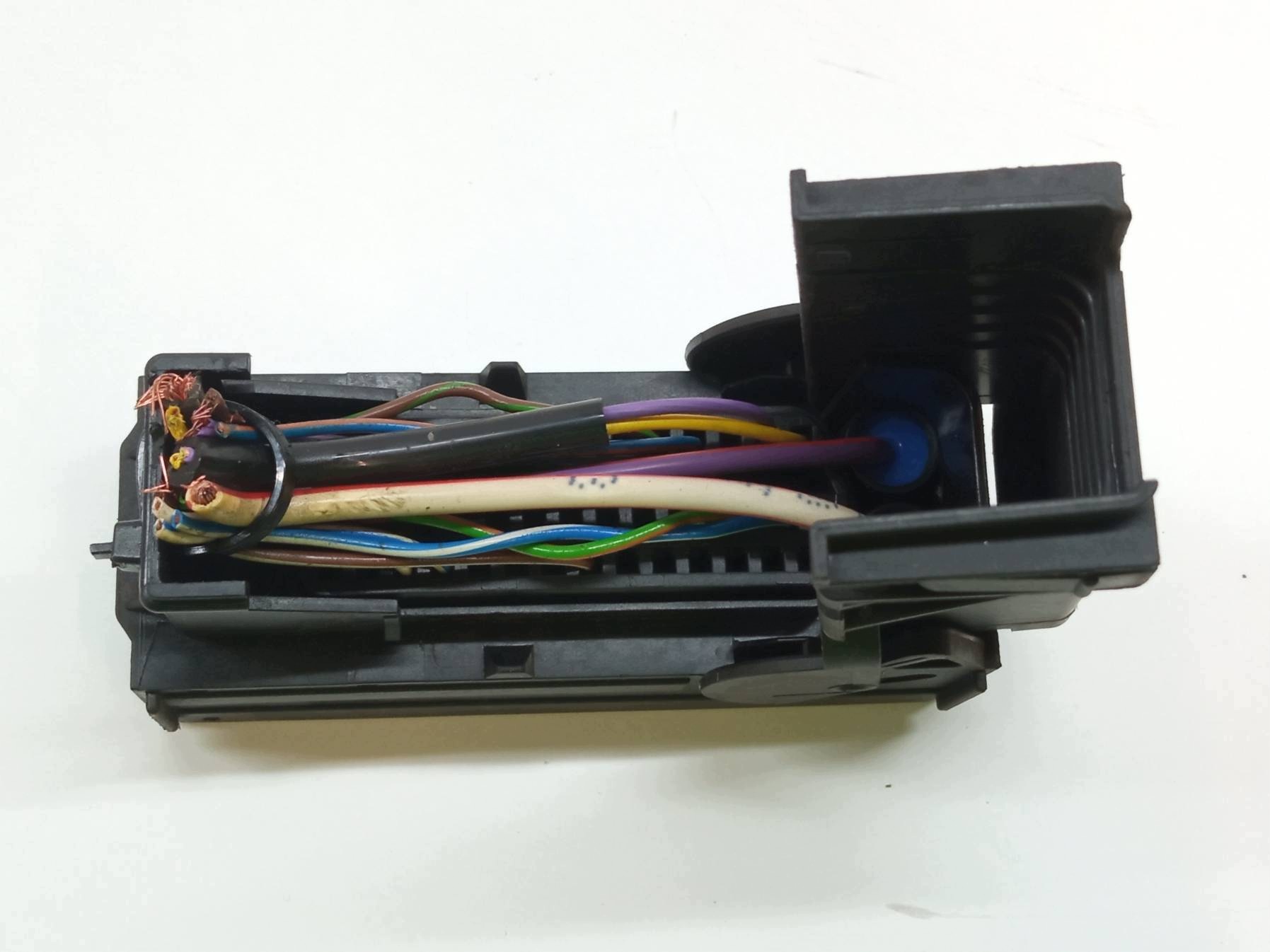 Conector Bomba ABS OEM 3M5T-14A464-ZZF para Ford C-MAX image 4