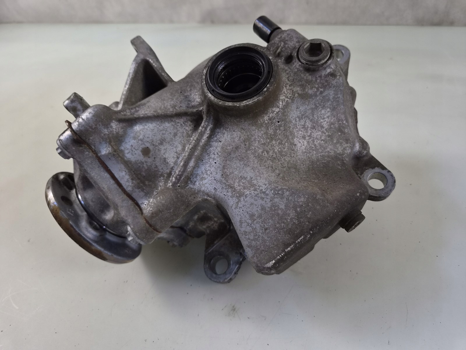 Mercedes Vorderdifferenzial OEM A2053304107 Gebraucht image 4