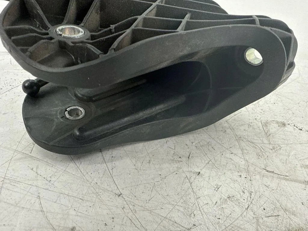 Pedal Bomba Embrague OEM 3C1721059AM VW Passat B6 image 3