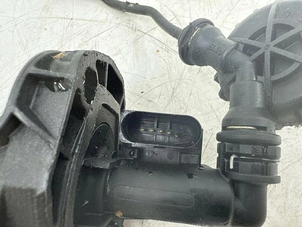 Pedal Bomba Embrague OEM 3C1721059AM VW Passat B6 image 5