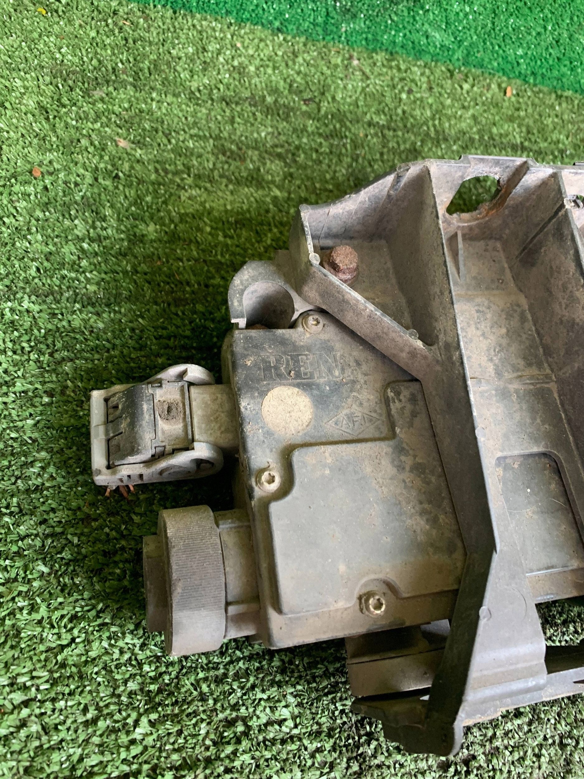 Sähköinen käsijarru OEM 8200418647 Renault Scenic II