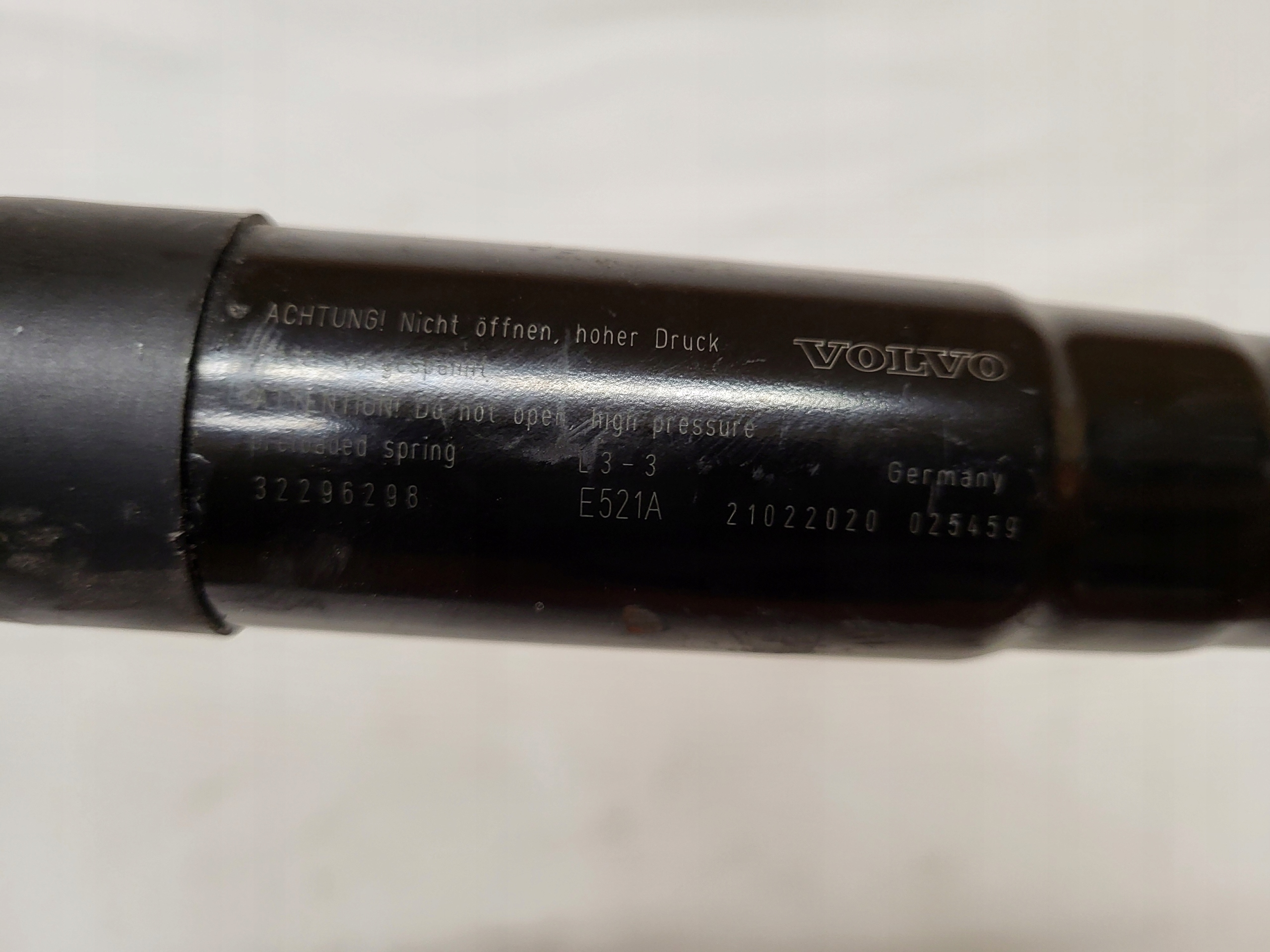 Takaluukun teleskooppi OEM 32296298 Volvo V60 II:lle