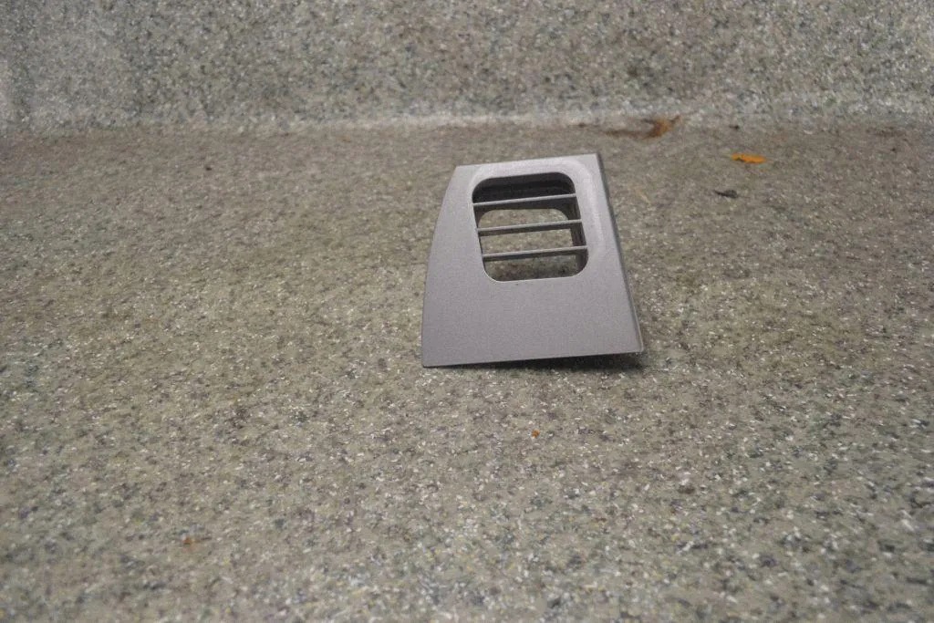 Oikea ilmanvaihtohila OEM 14121810 BMW 5 F07