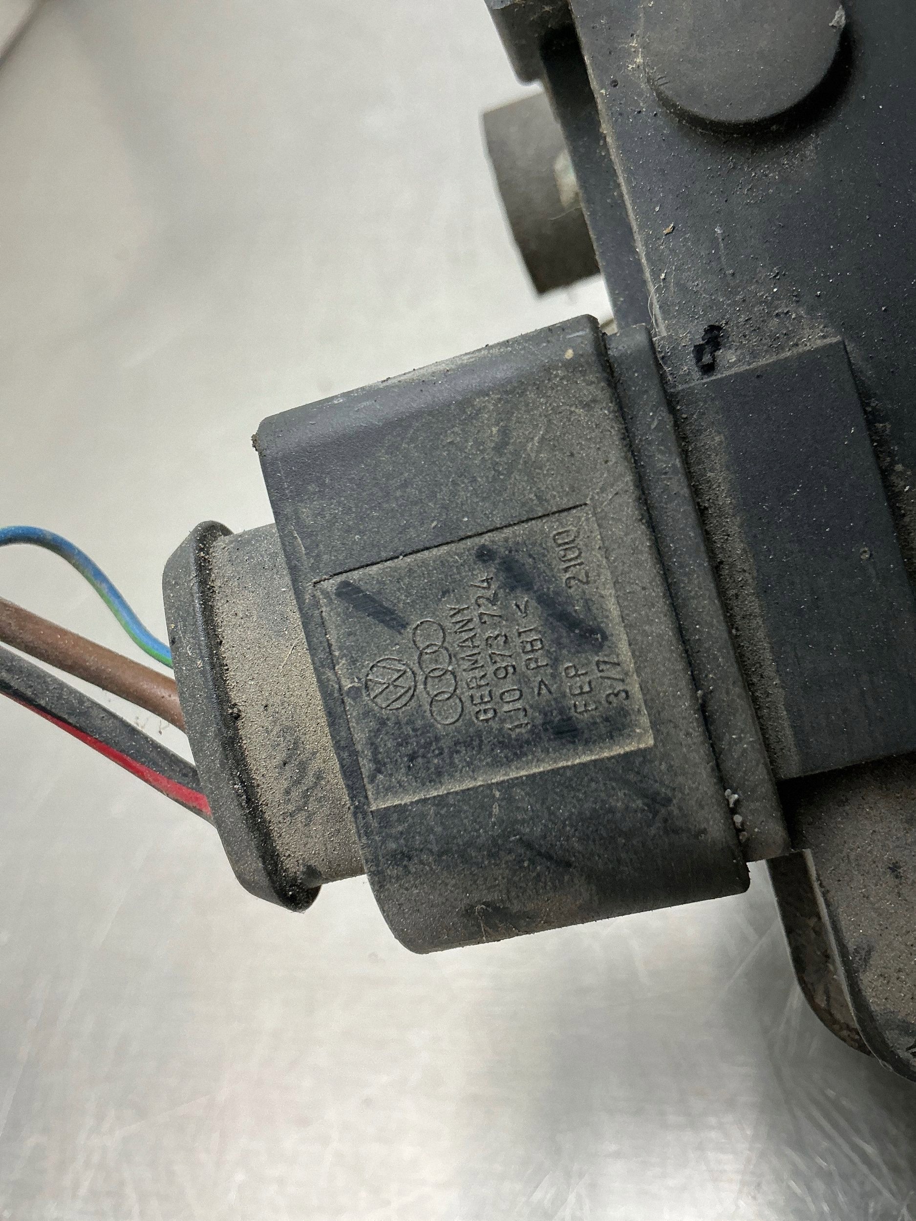 Motor limpiaparabrisas delantero OEM 0390241718 VW Touran I image 4