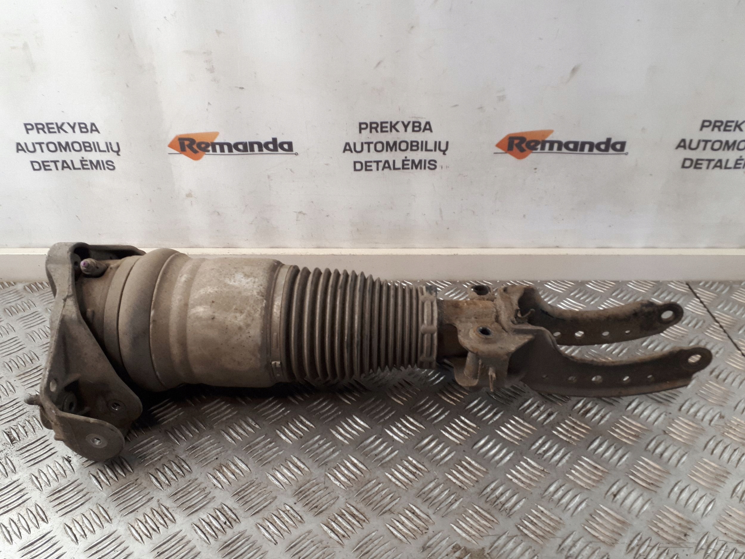 Porsche OE Luftfjädring 7L5412021BB Fram Begagnad image 5