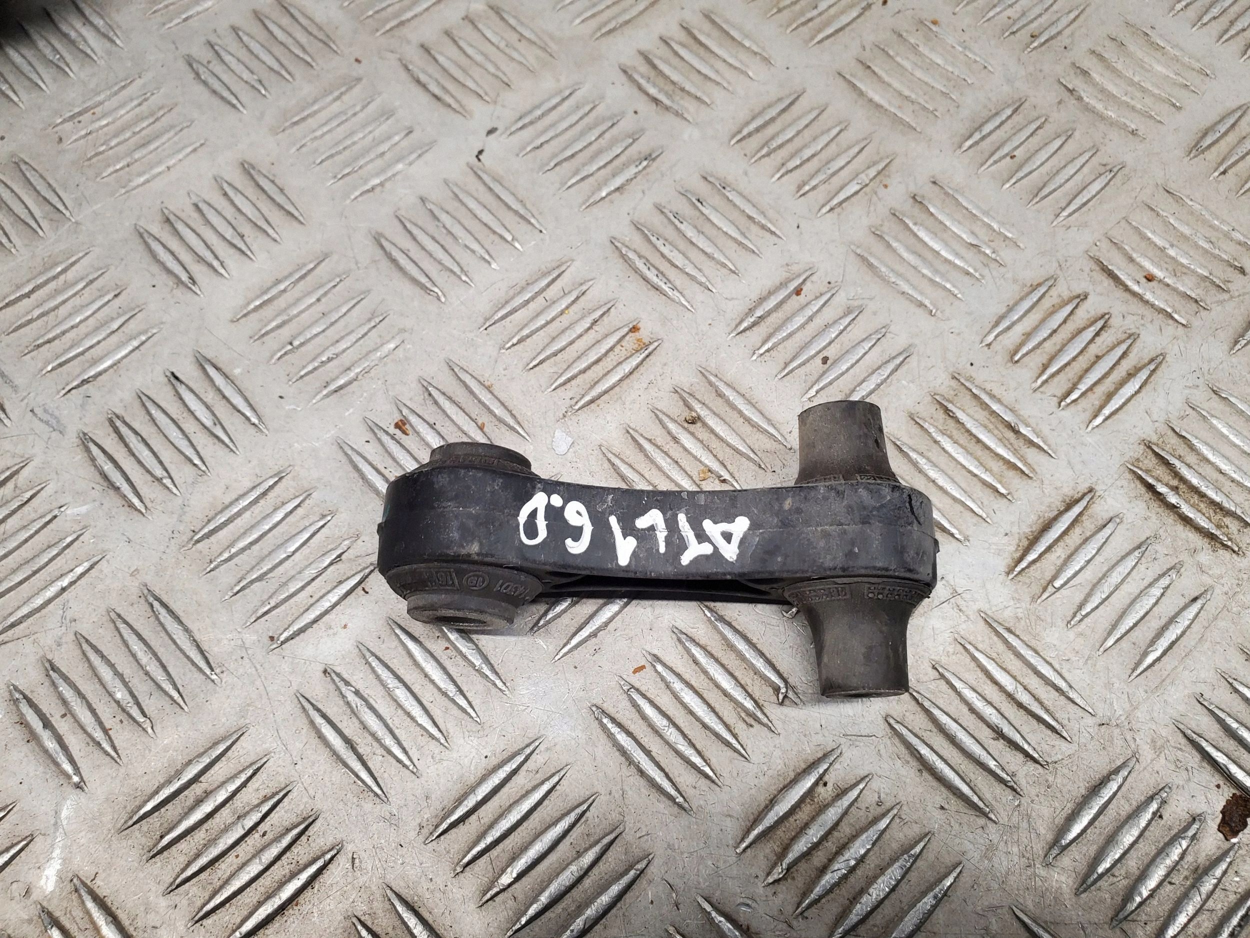 OEM 3QF505465C Rear Stabilizer Link Right Side image 3