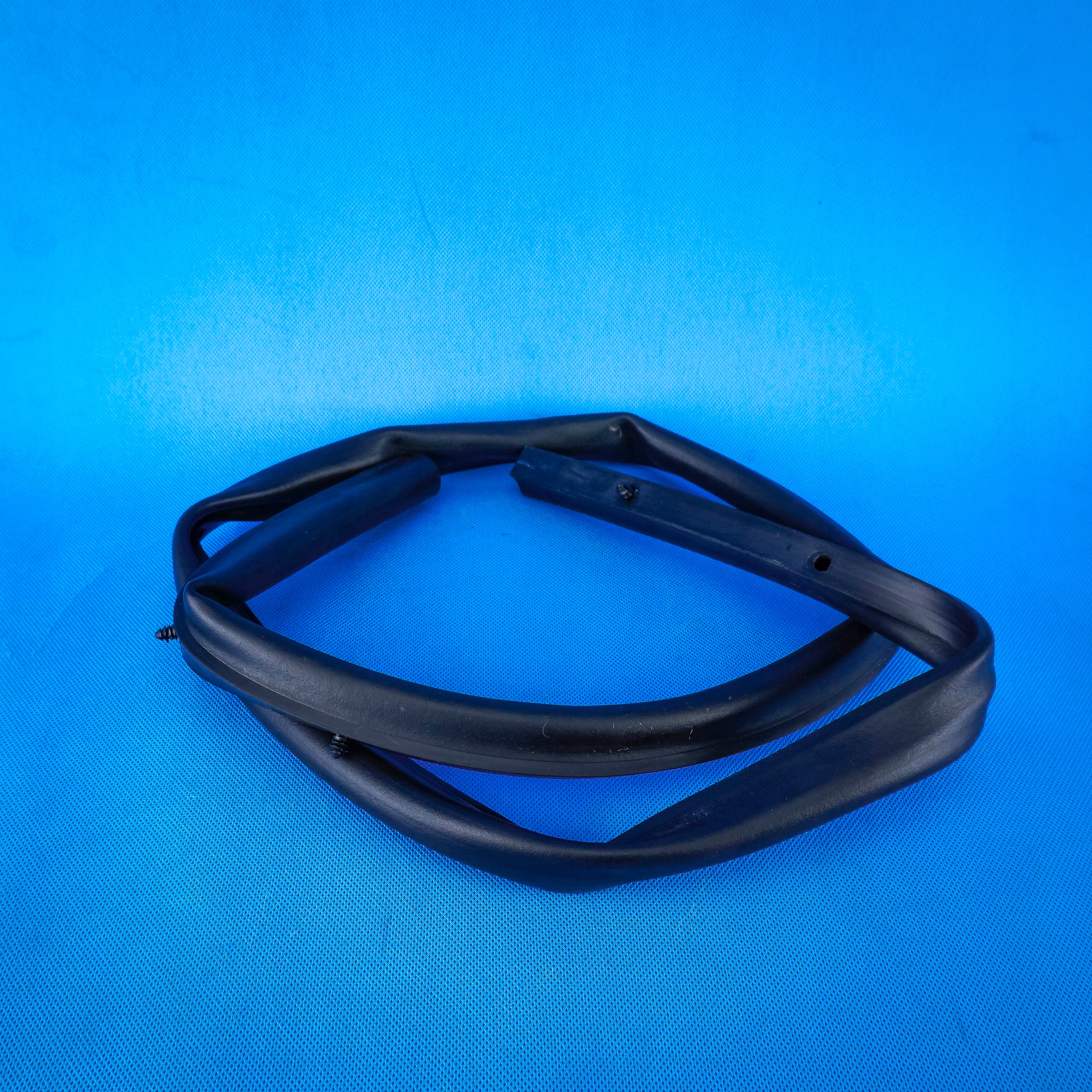 Junta do capô motor BMW X3 G01 X4 G02 OEM 51767397485 image 2