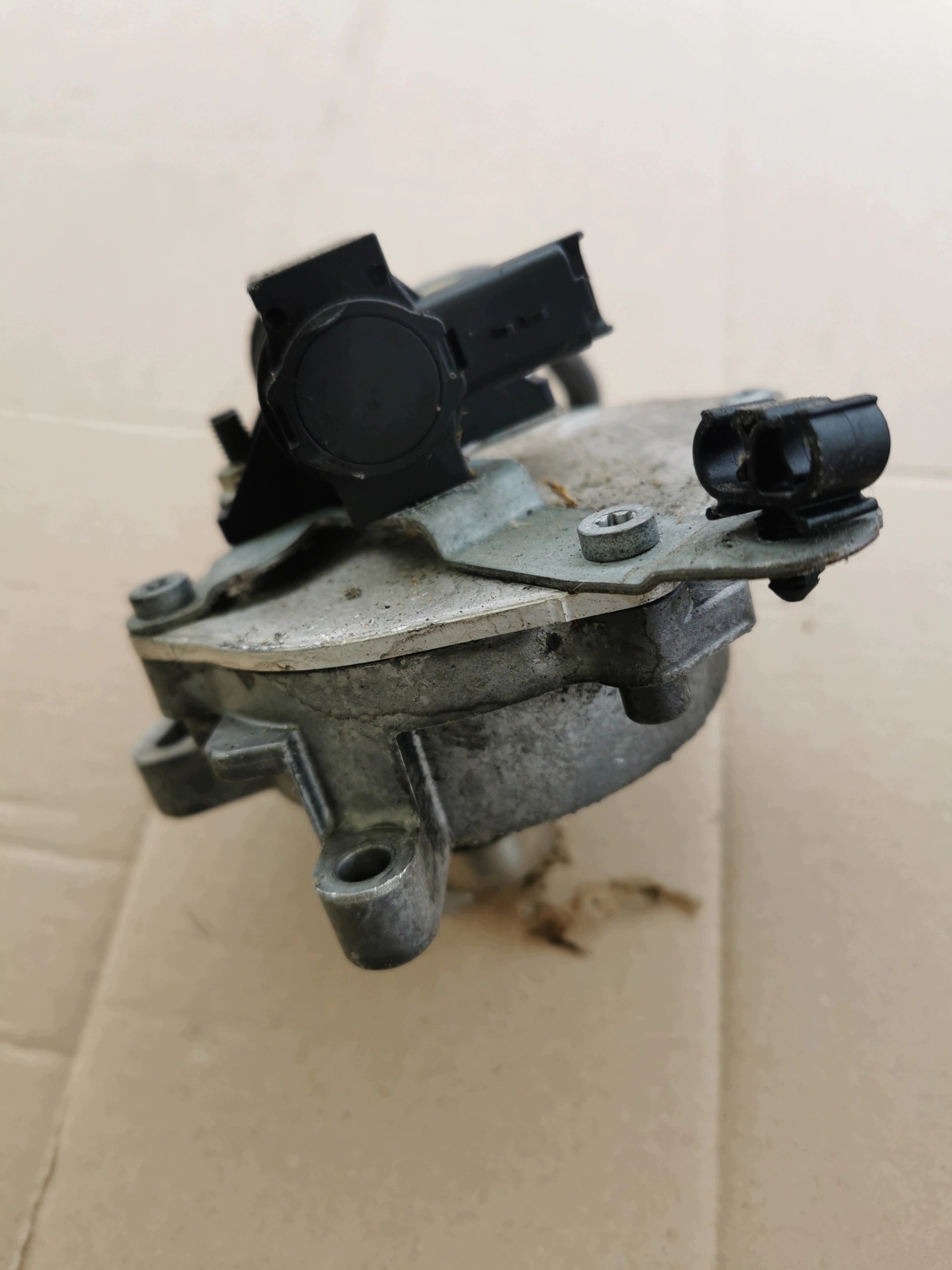 Bomba de vacío OEM CM5G-2A451-GB para Ford Transit Courier image 2