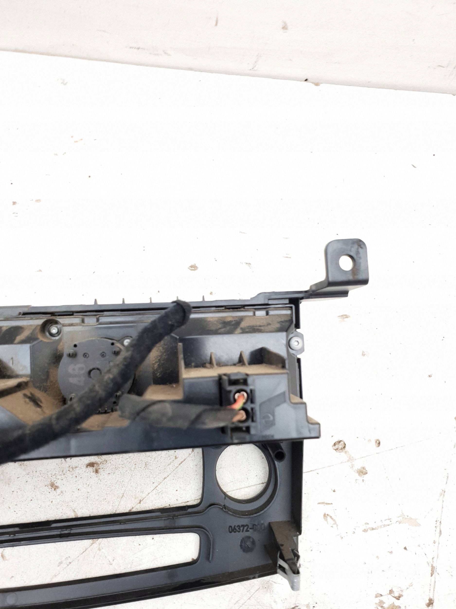 BMW 5 E60 E61 fram AC-panel OEM 9177717 image 3