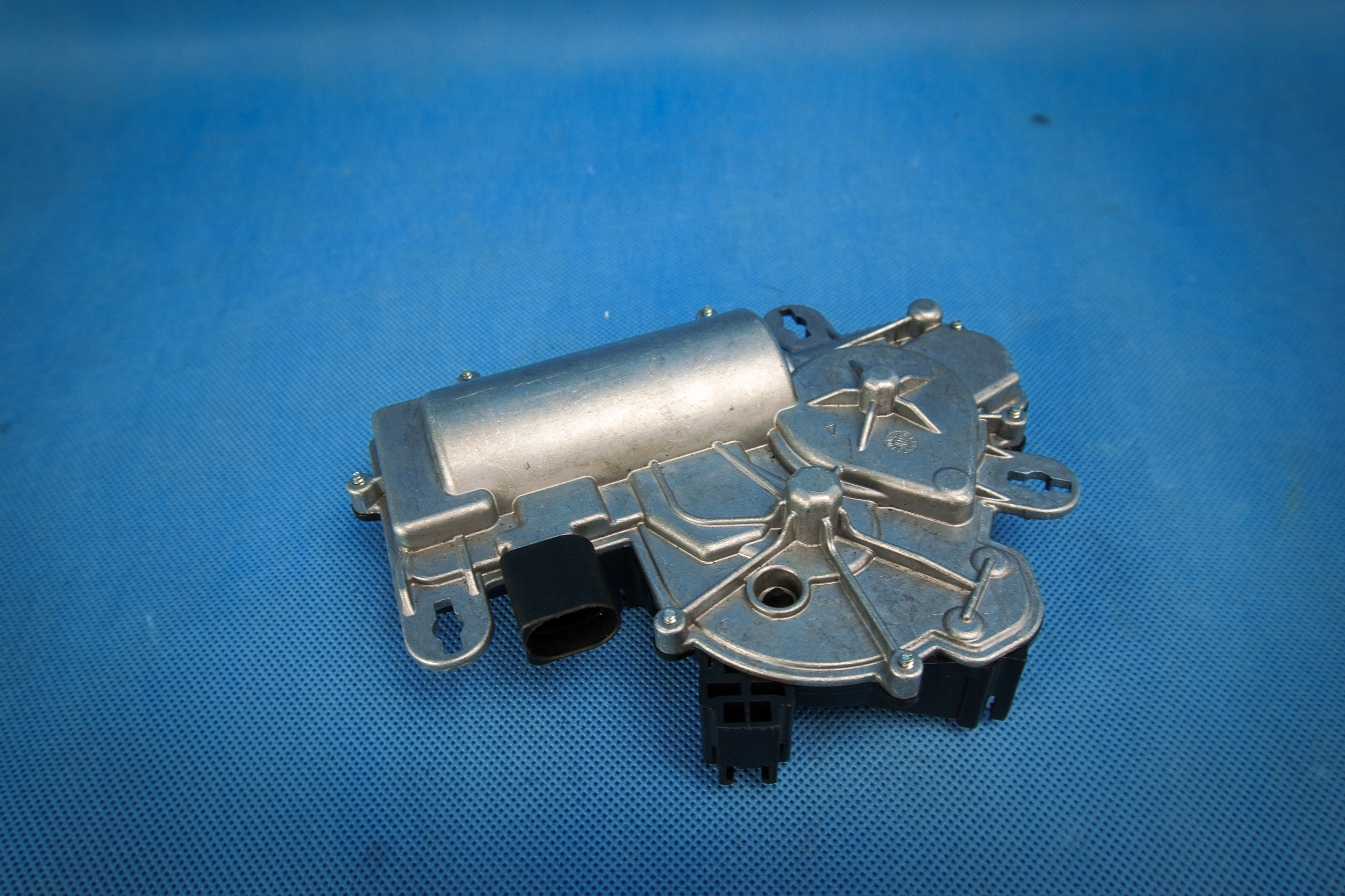 Fecho de porta-malas OEM 3V5827887A para Audi A4 Avant image 3
