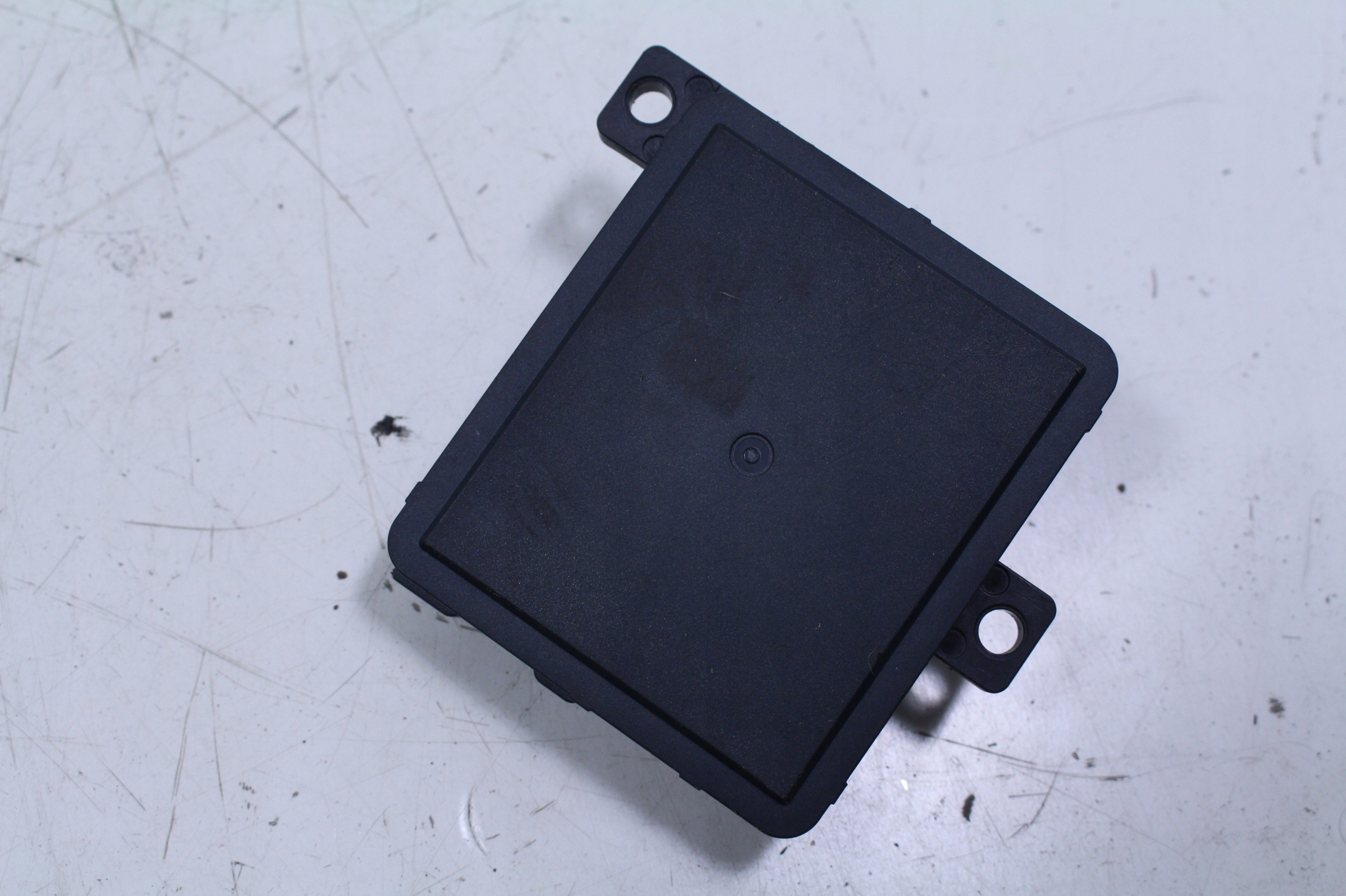 ACC-tutkasensori OEM 5WA907561 VW Golf VIII/Caddy V:lle