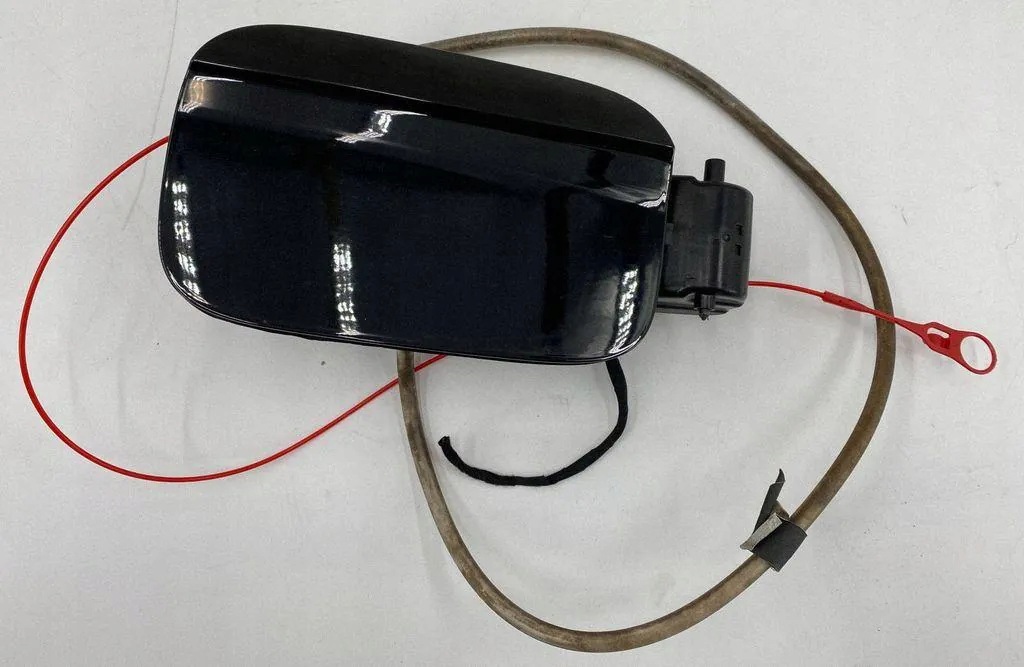 Trappe à carburant Audi OE 80A809906 - État utilisé image 2