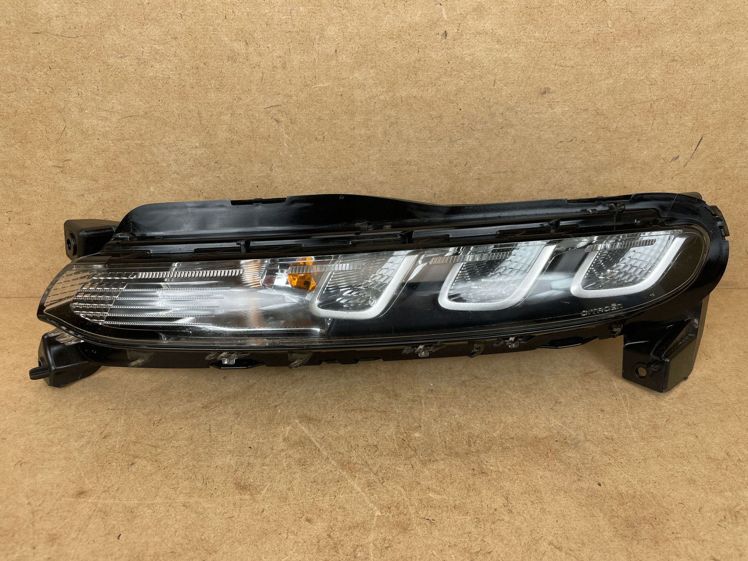 Tagfahrlicht vorne links OEM 9843218980 Citroen C3 image 2
