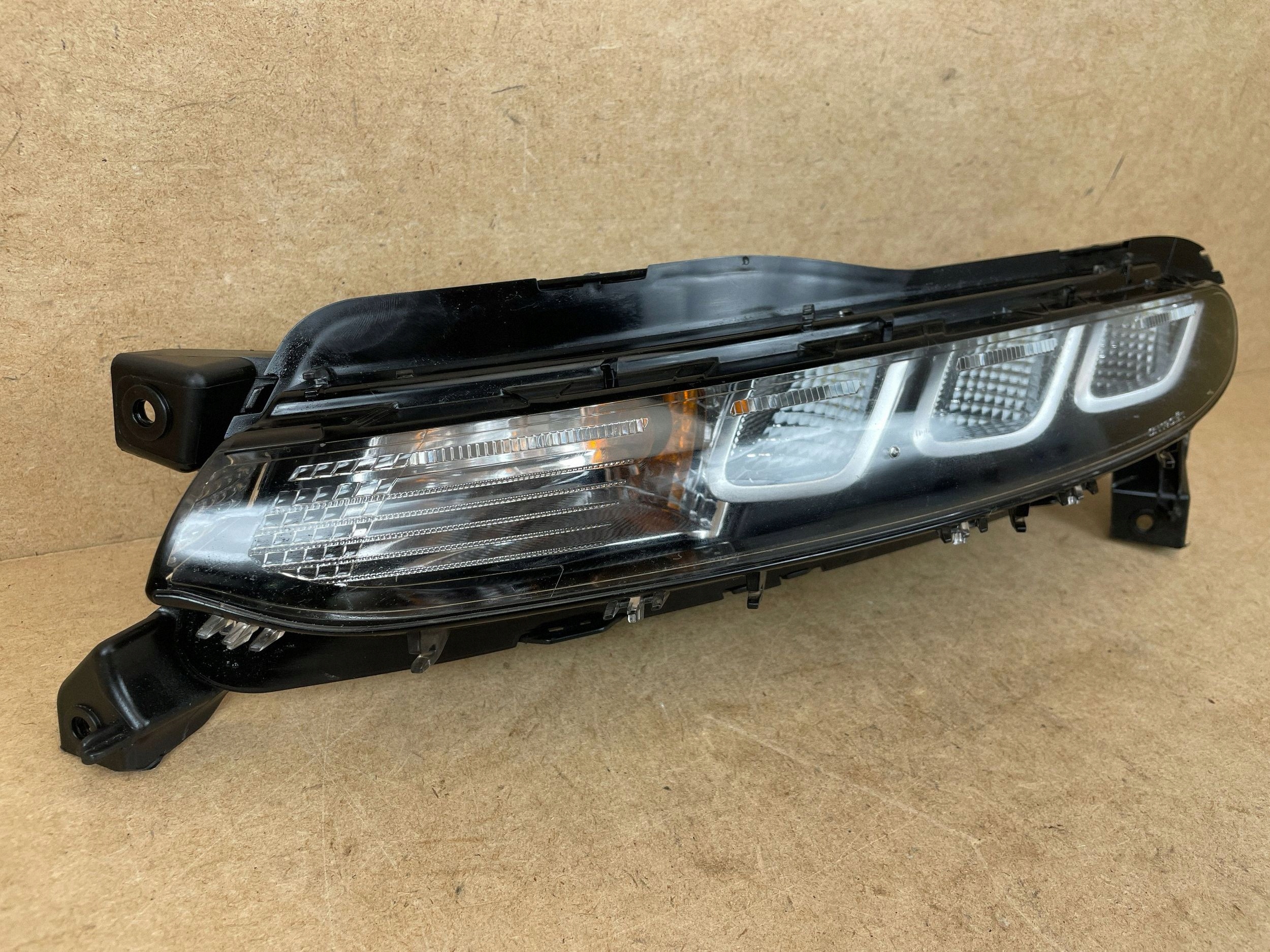 Päiväajovalot edestä vasen OEM 9843218980 Citroen C3