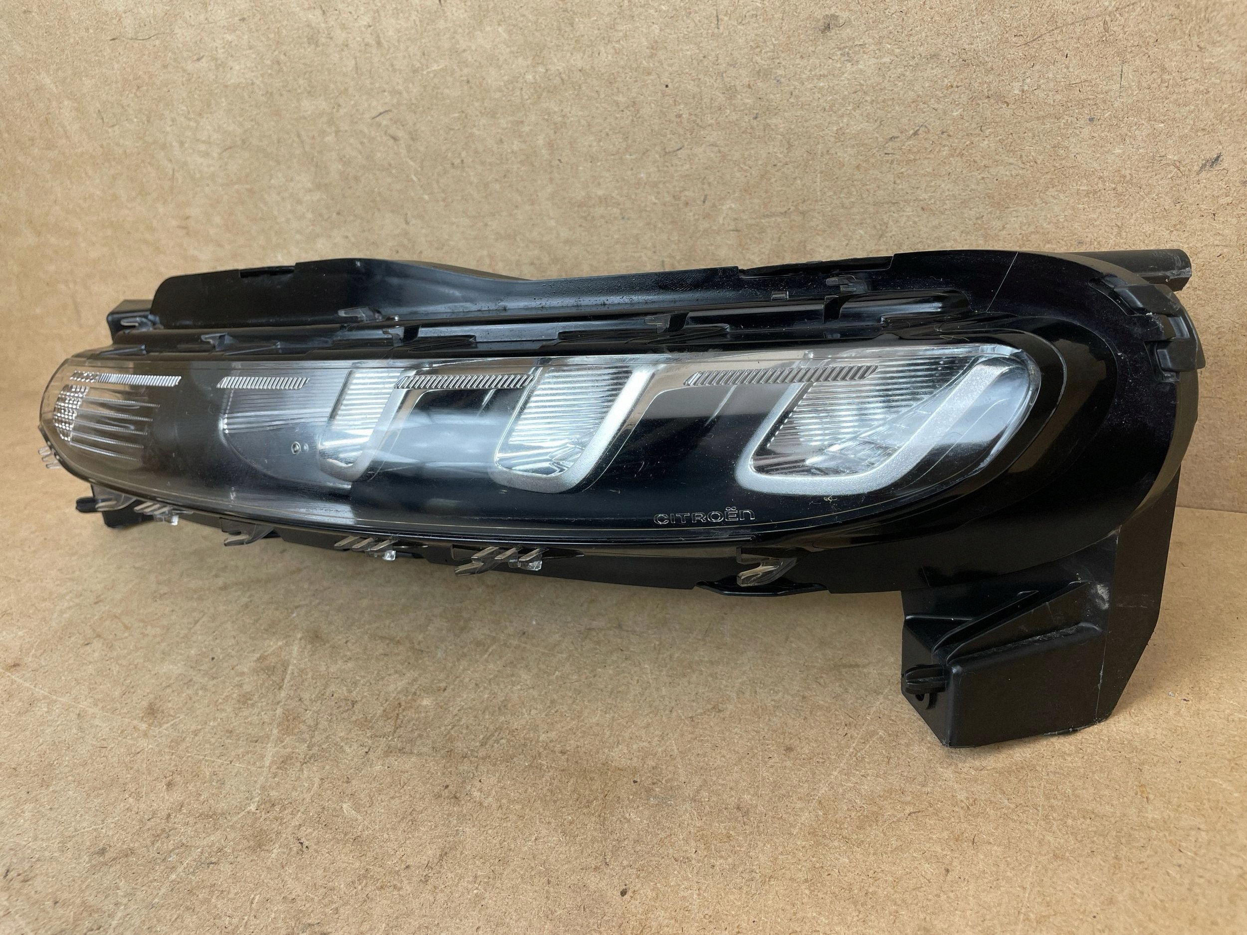 Tagfahrlicht vorne links OEM 9843218980 Citroen C3 image 3