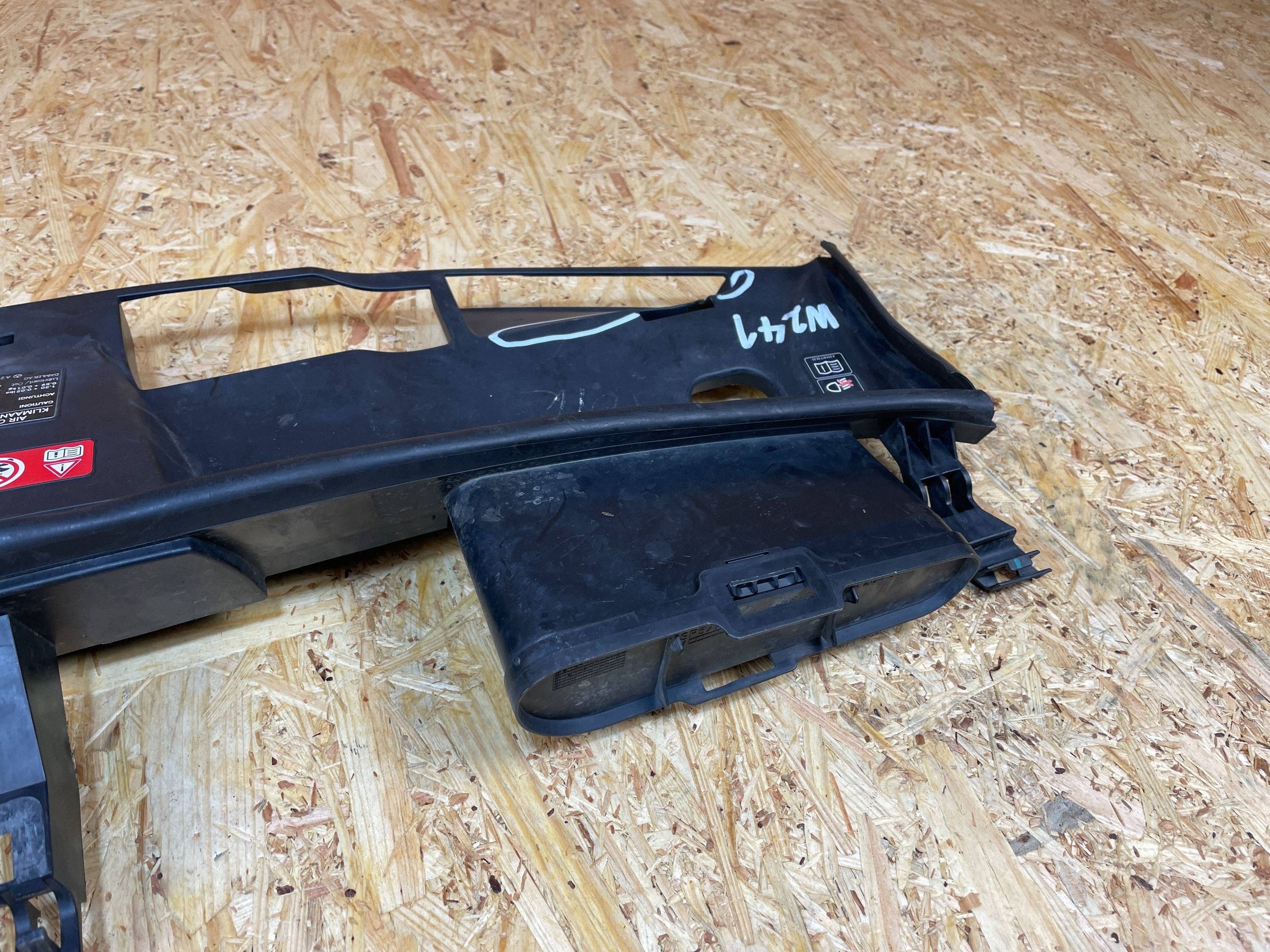 Övre bältskydd OEM A2125000255 för Mercedes E-klass W212 image 10