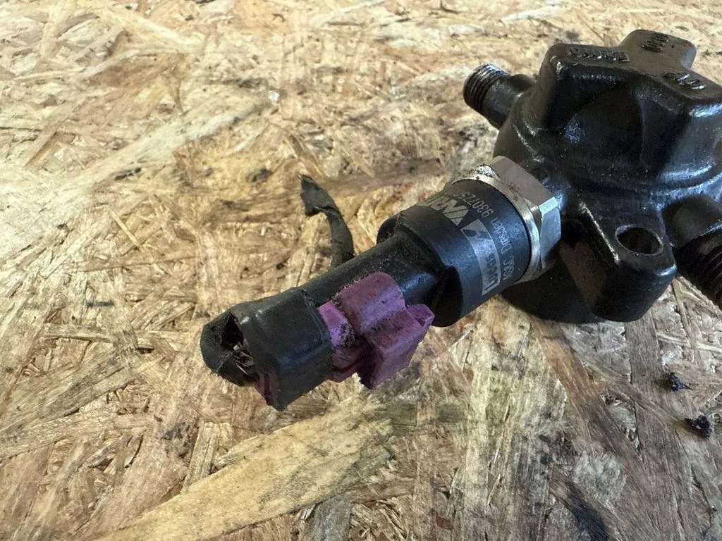 Rail d'injection Ford OE 1S4Q9D280AA pour Focus III 1.8L Diesel image 4