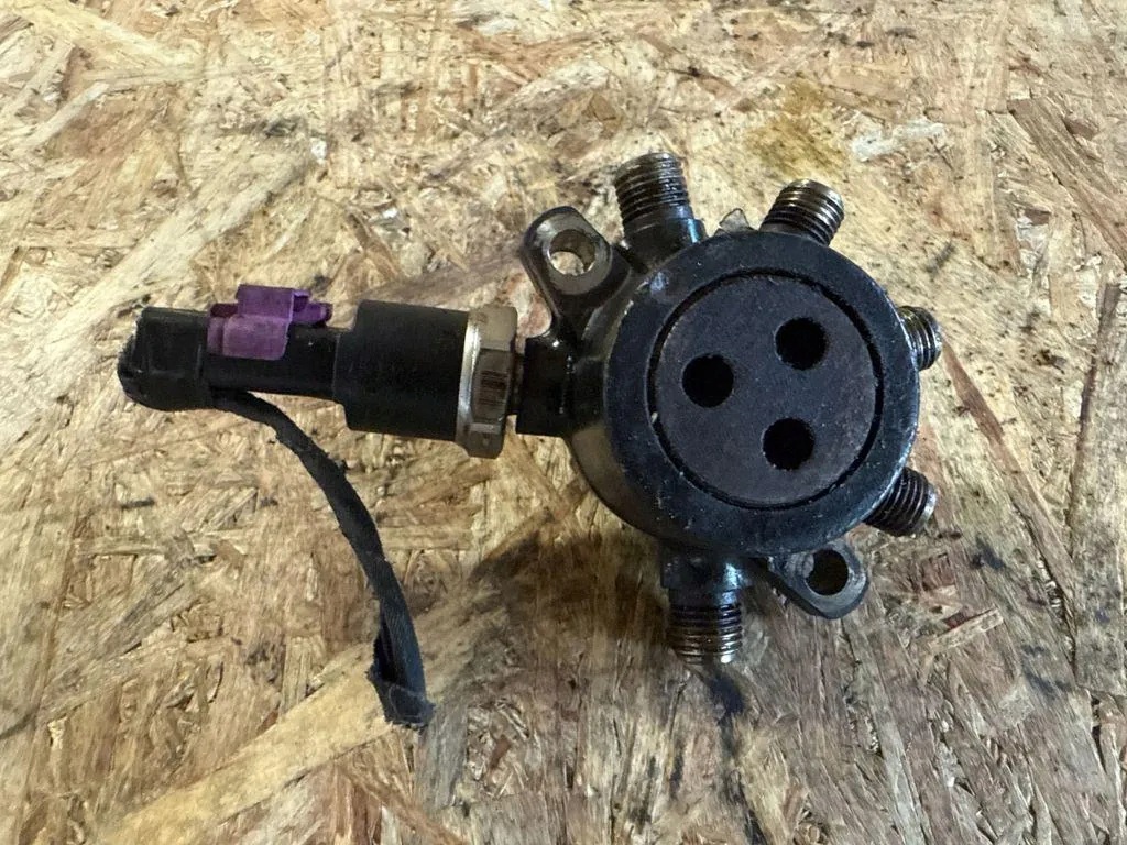 Rail d'injection Ford OE 1S4Q9D280AA pour Focus III 1.8L Diesel image 5