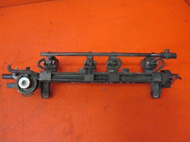 Inspuitrail OEM 037133317N voor VW Golf VII