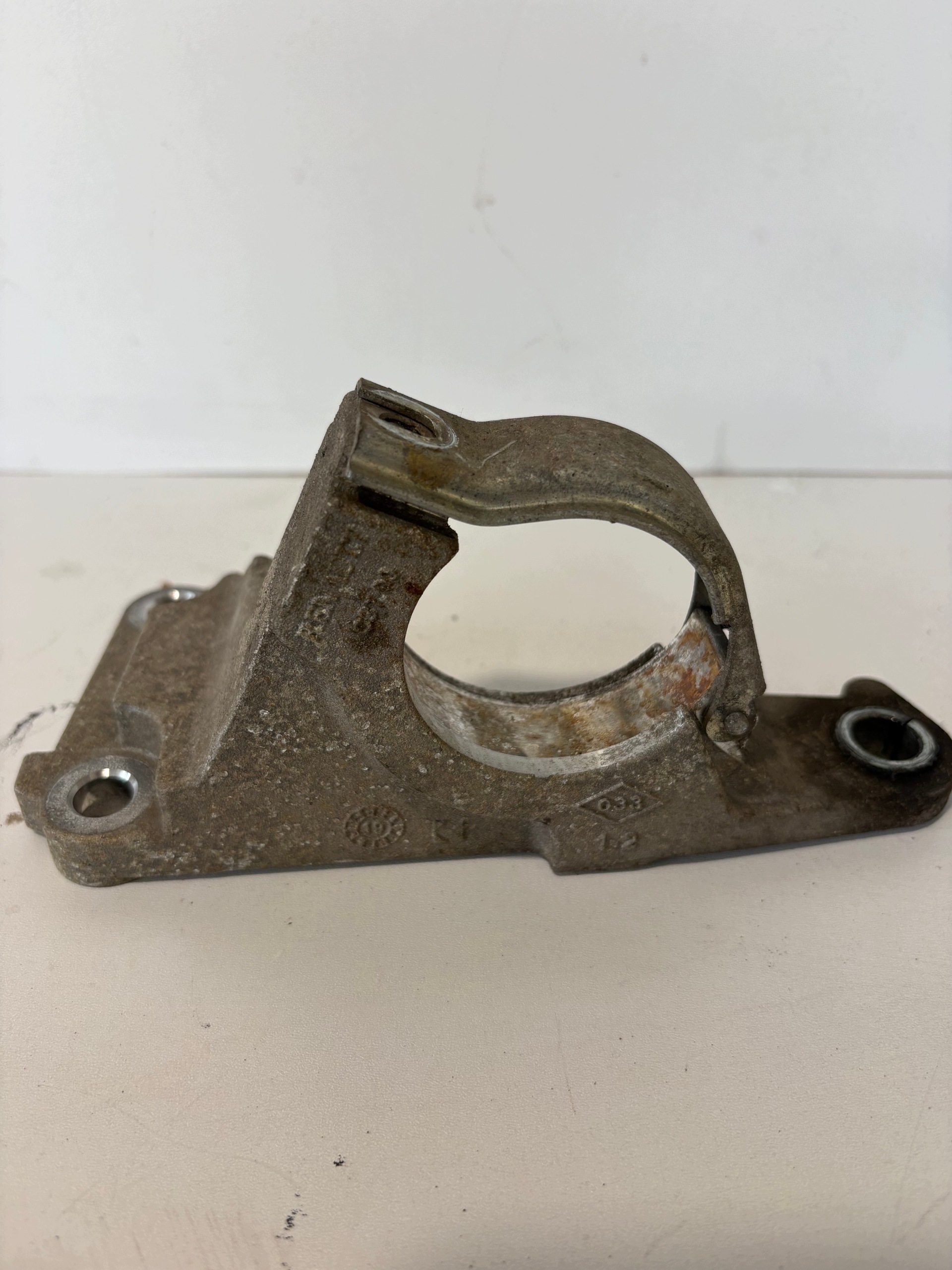 Suporte de eixo traseiro OEM 397745691R para Renault Trafic image 3