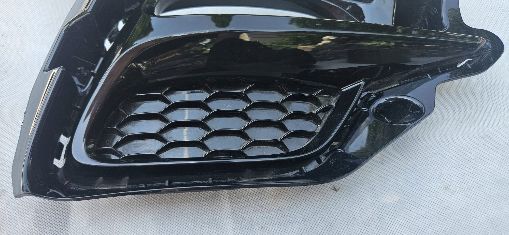 Vasen takapuskarin ritilä OEM 10694867 MG ZS SUV image 3