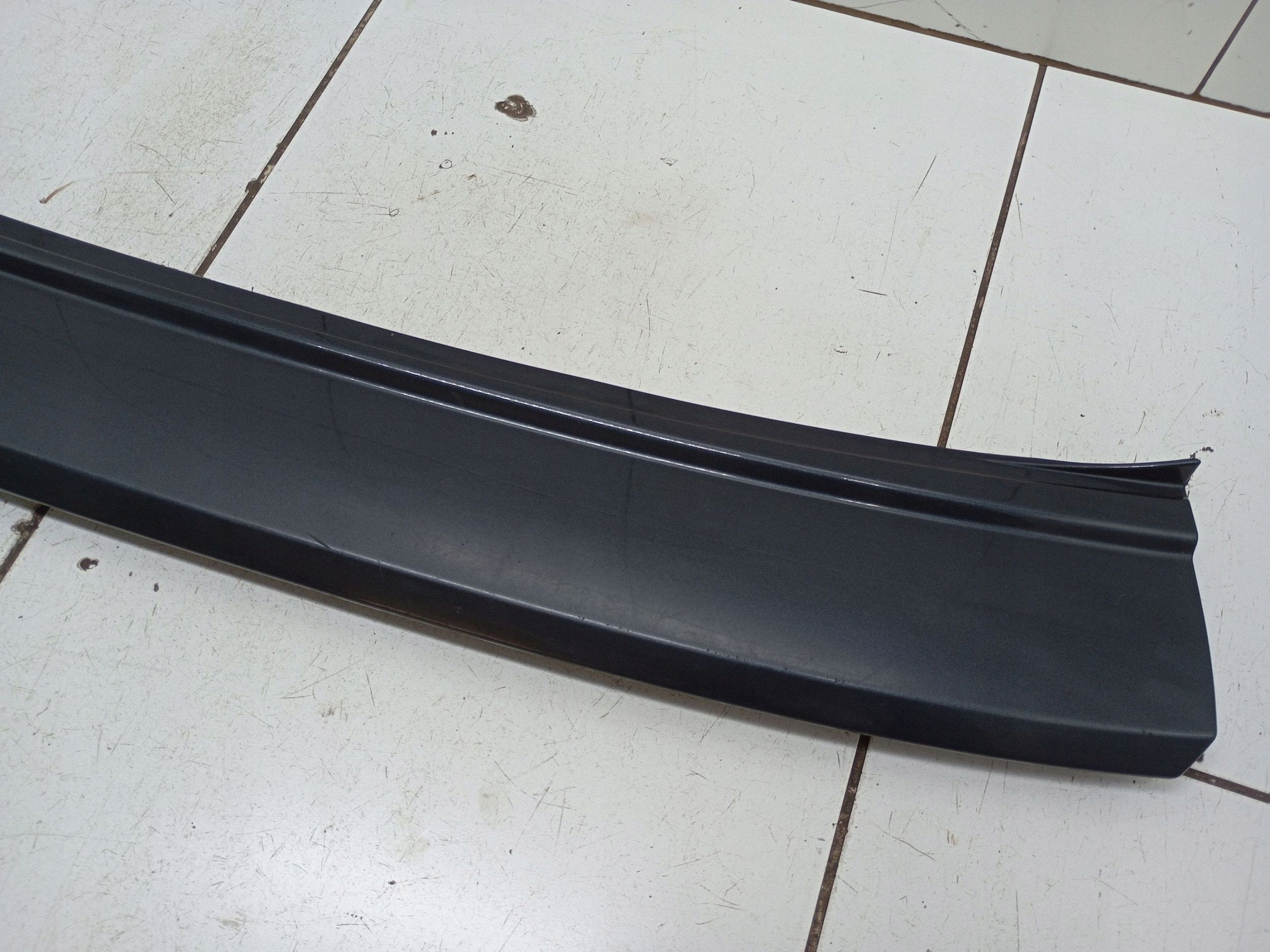 Volvo XC60 Heckstoßstangenleiste OEM 31323776 - Gebraucht image 4