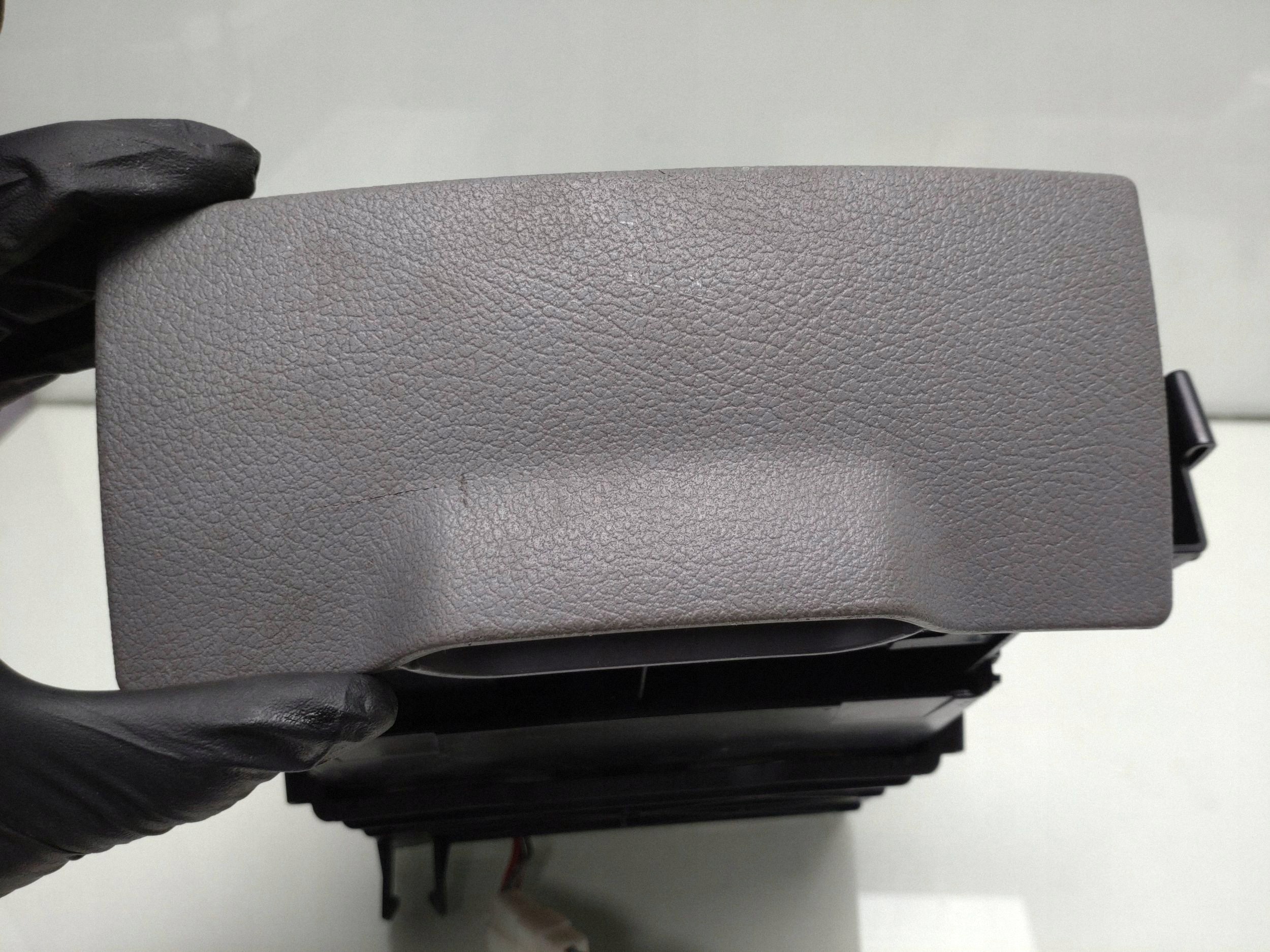 OEM A9066800558 Aschenbecher Getränkehalter VW Crafter image 3