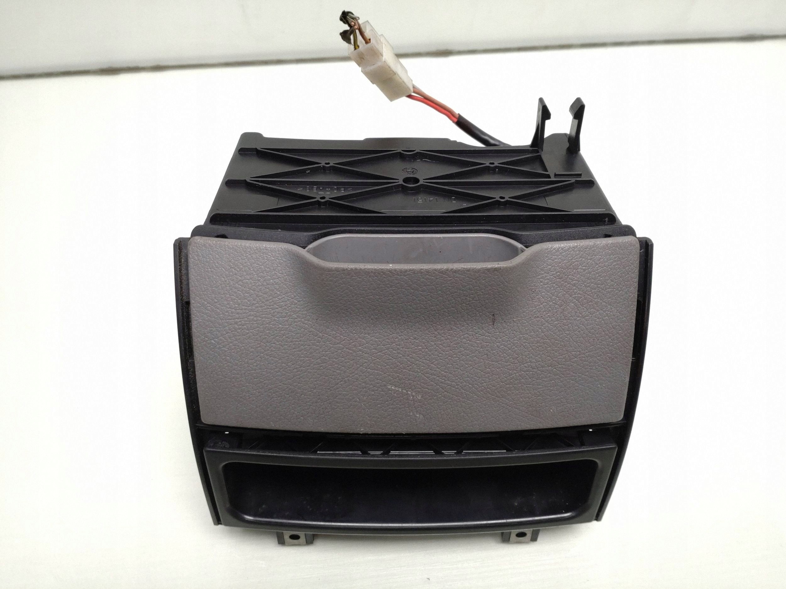 OEM A9066800558 Aschenbecher Getränkehalter VW Crafter image 8