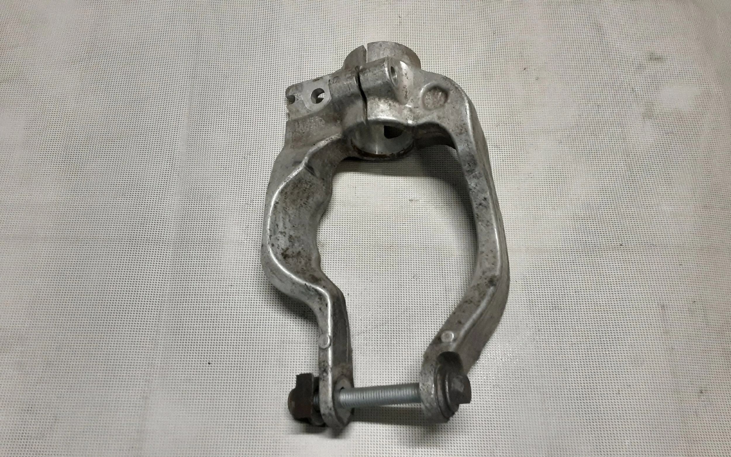 Soporte amortiguador brazo izquierdo Range Rover Sport II L494 L405