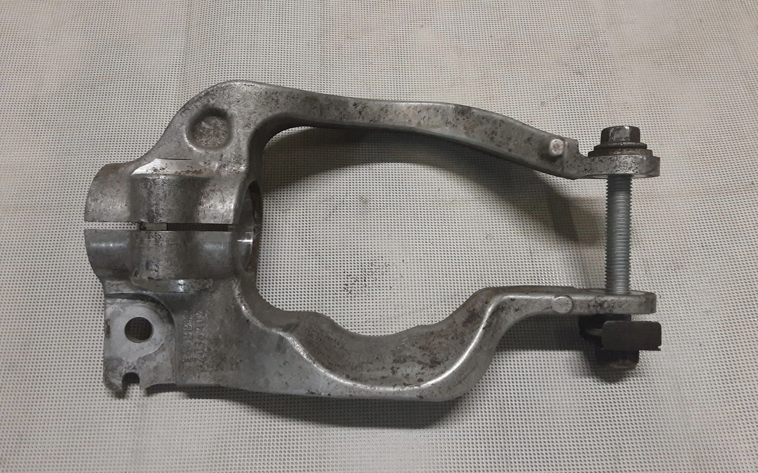 Soporte amortiguador brazo izquierdo Range Rover Sport II L494 L405