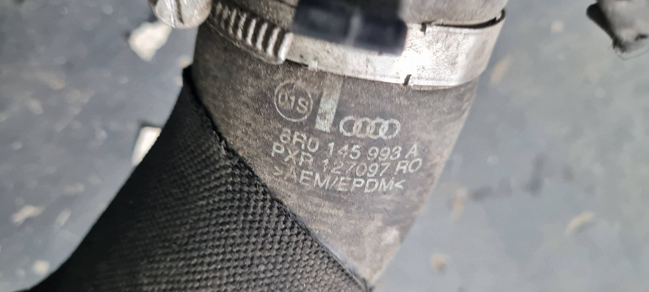 Audi A4 B8 2.0 TDI Intercooler-putki OEM 8K0145673AJ image 3