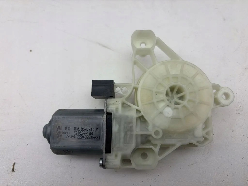 Audi Q4 Front rechts Fensterheber OEM 4K0959812A image 2