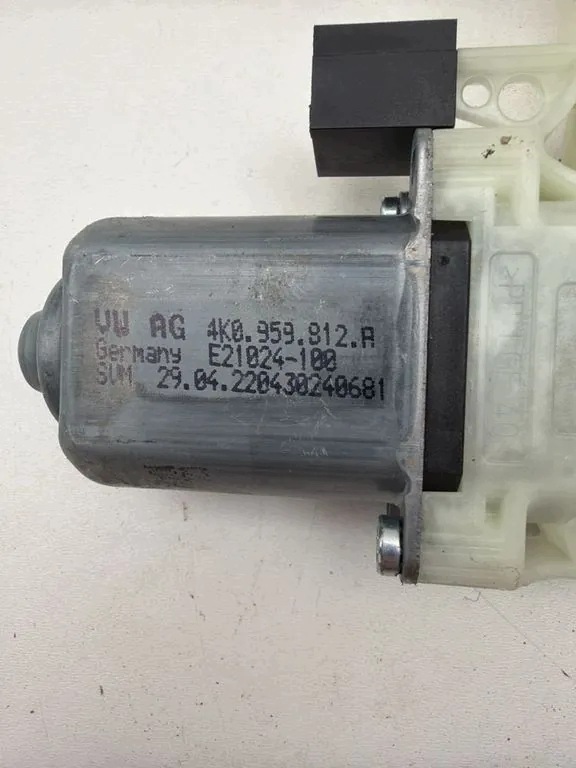 Audi Q4 Front rechts Fensterheber OEM 4K0959812A image 4